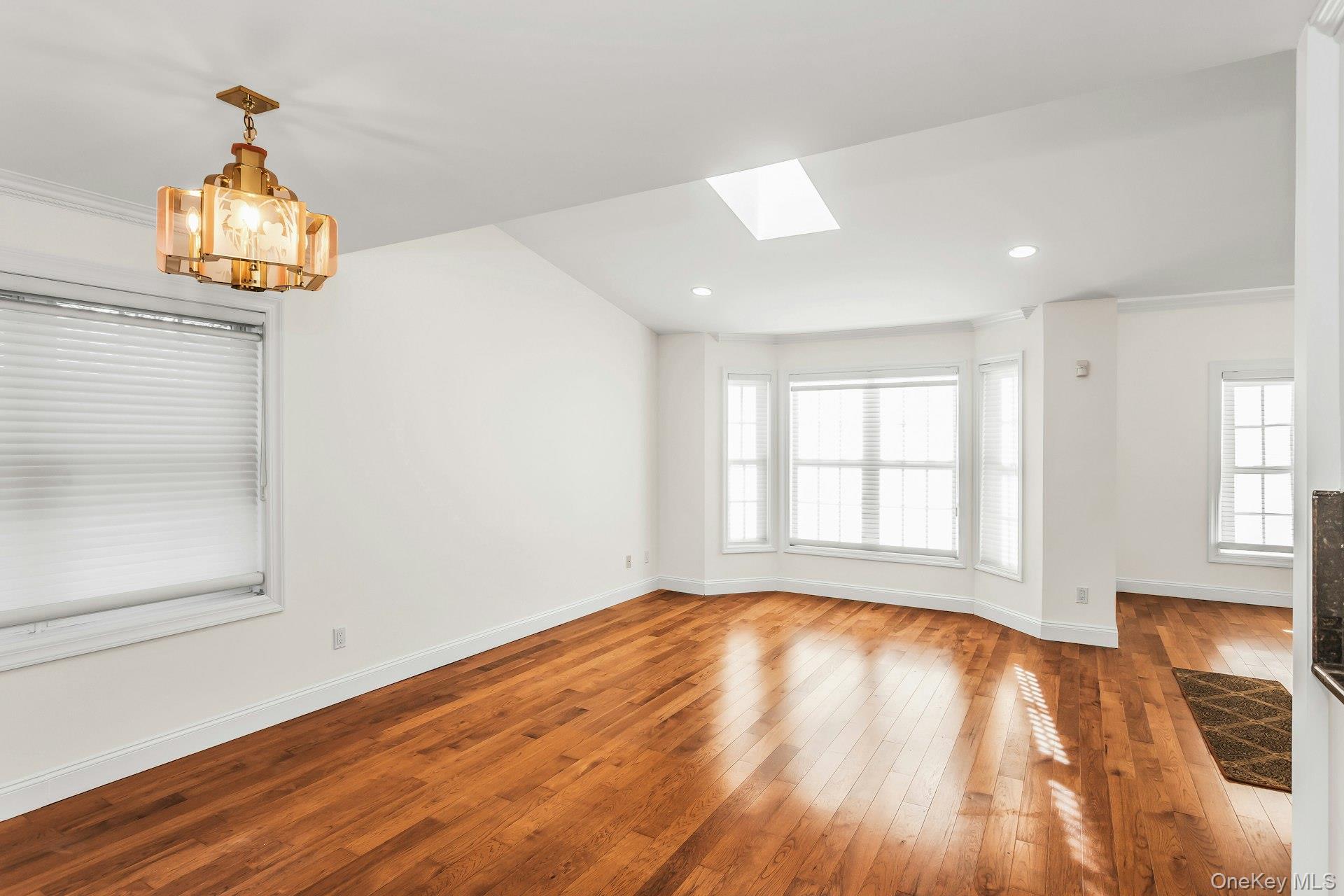 #12 photo, 986 Madeira Boulevard, সাফোক কাউন্টি Melville , NY 11747