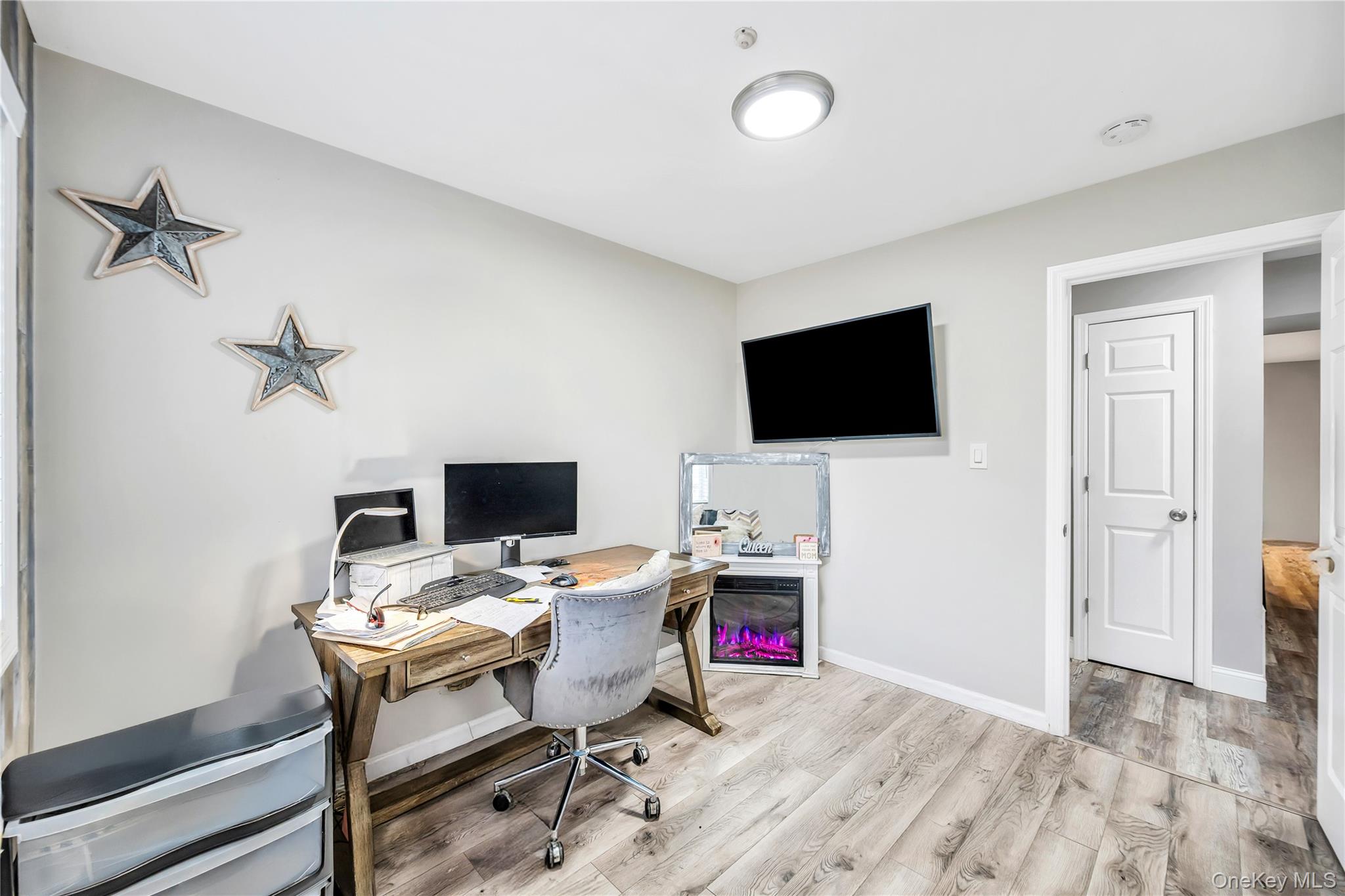 #19 photo, 162 Eagle Hill Court, מחוז סאפוק Middle Island , NY 11953