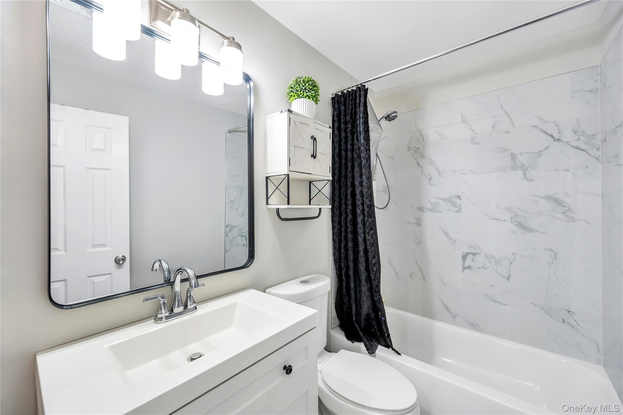 #20 photo, 162 Eagle Hill Court, מחוז סאפוק Middle Island , NY 11953