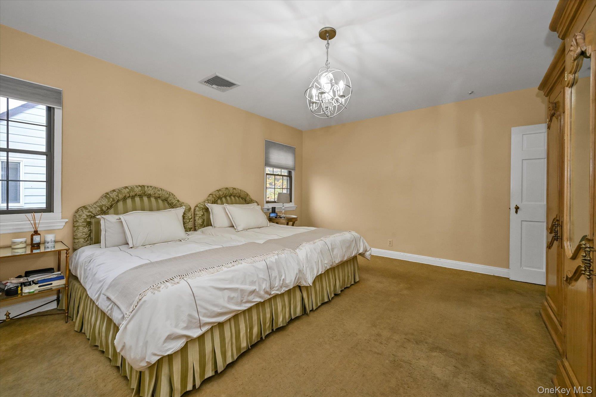 #17 photo, 135-34 78th Drive, קווינס Kew Garden Hills , NY 11367