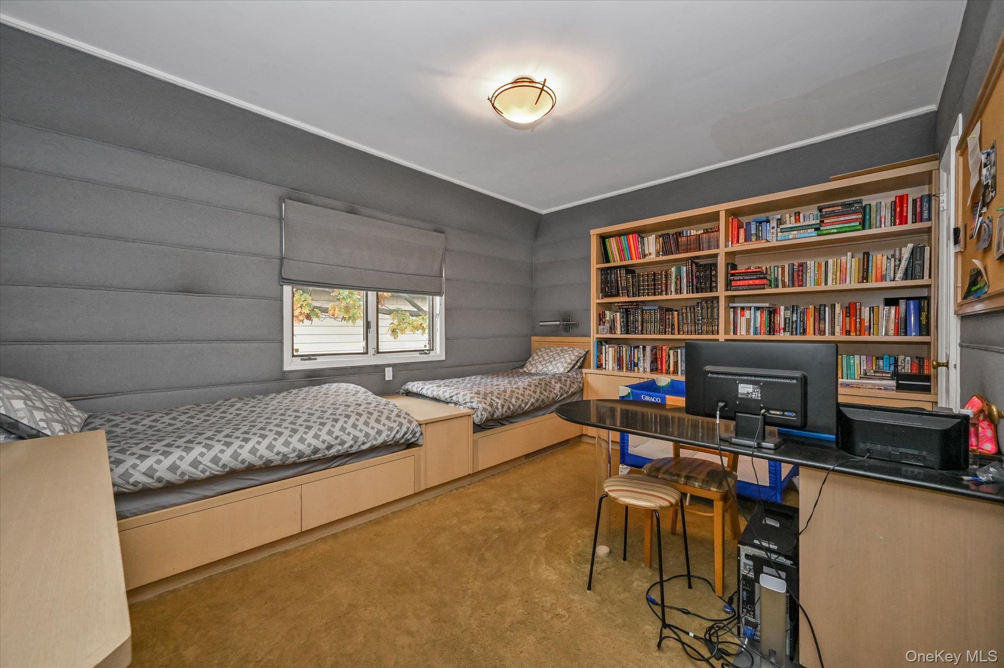 #18 photo, 135-34 78th Drive, קווינס Kew Garden Hills , NY 11367