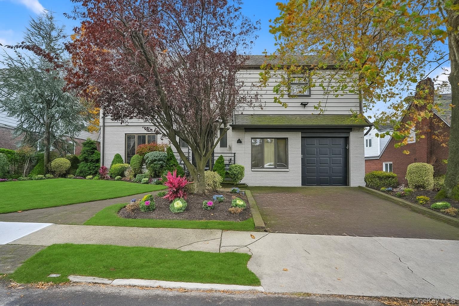 #2 photo, 135-34 78th Drive, קווינס Kew Garden Hills , NY 11367