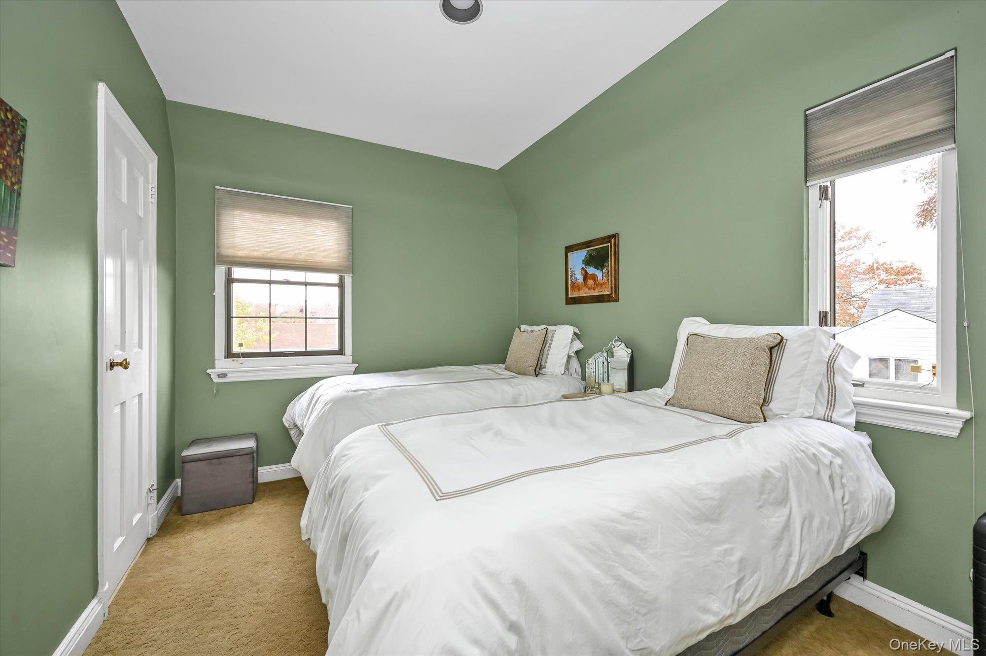 #20 photo, 135-34 78th Drive, קווינס Kew Garden Hills , NY 11367