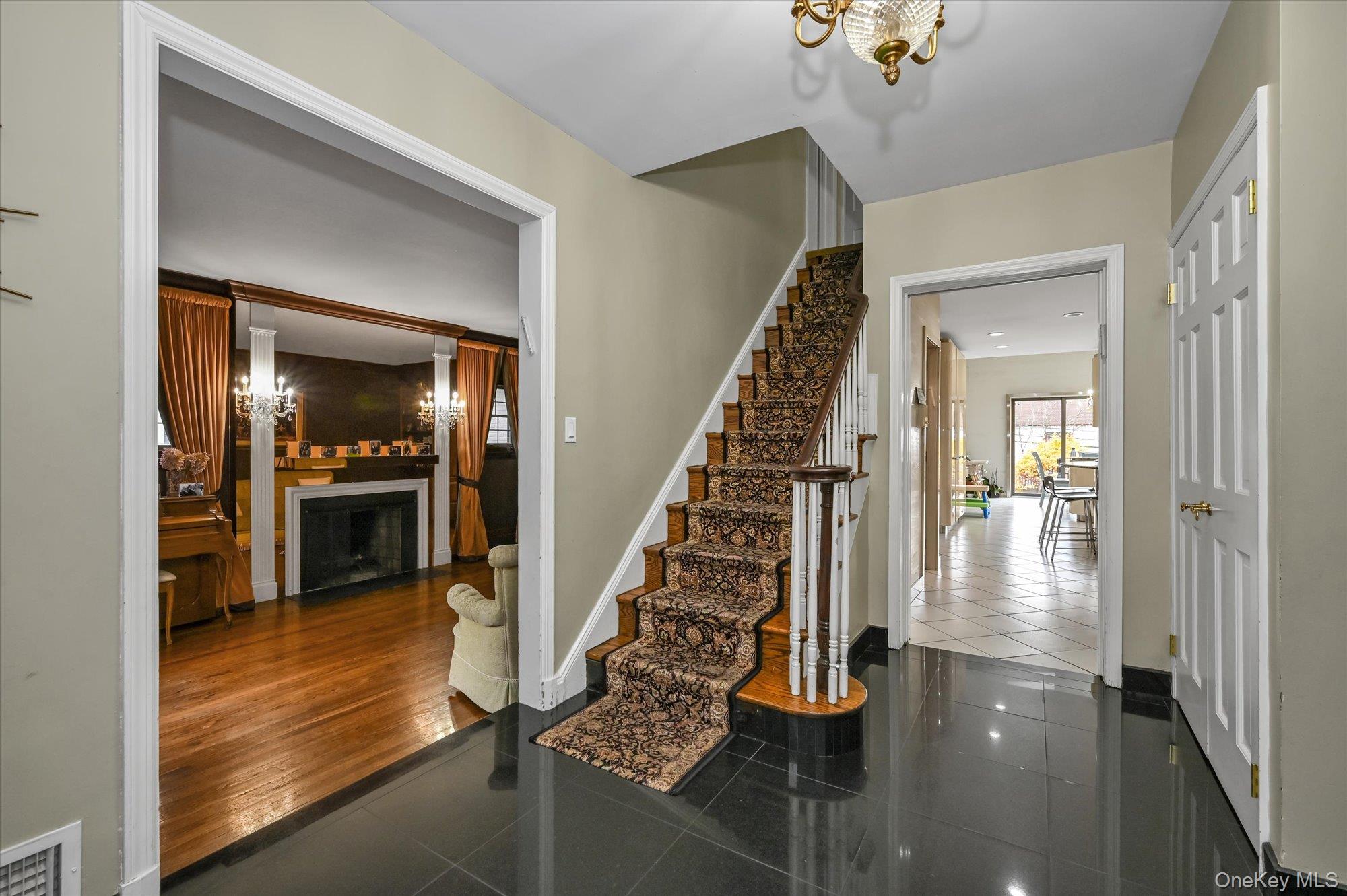 #3 photo, 135-34 78th Drive, קווינס Kew Garden Hills , NY 11367