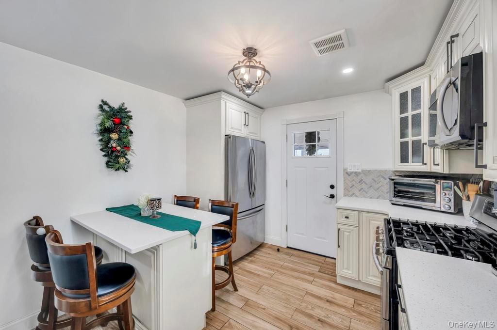 #10 photo, 69 Butler Boulevard, מחוז נסאו Elmont , NY 11003