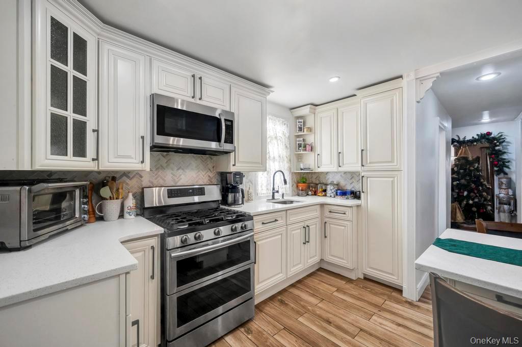 #11 photo, 69 Butler Boulevard, מחוז נסאו Elmont , NY 11003