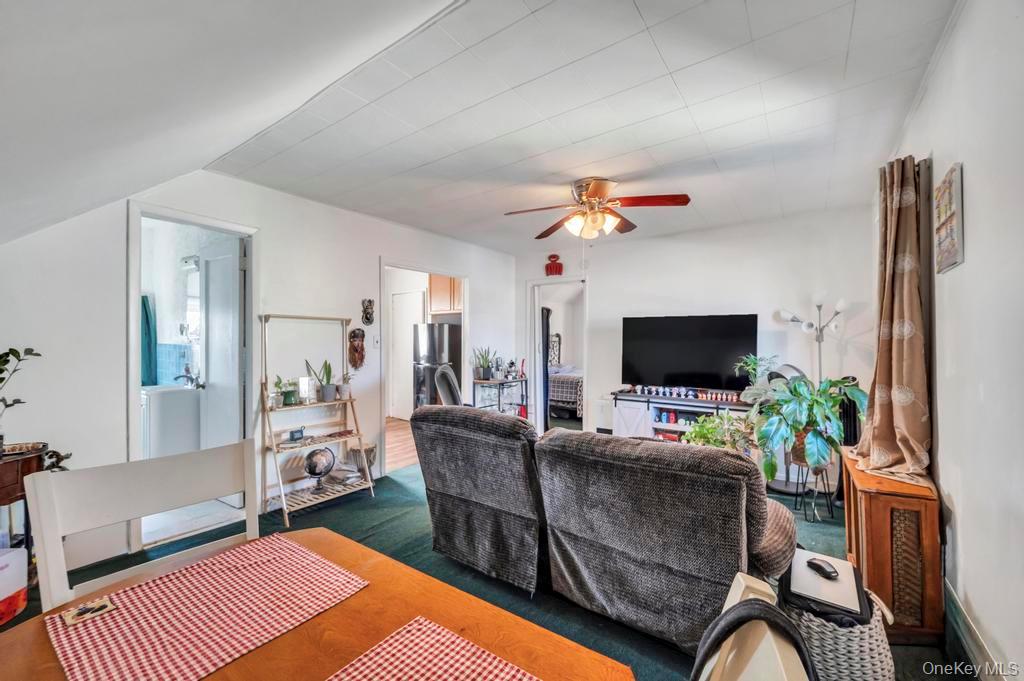 #18 photo, 69 Butler Boulevard, מחוז נסאו Elmont , NY 11003