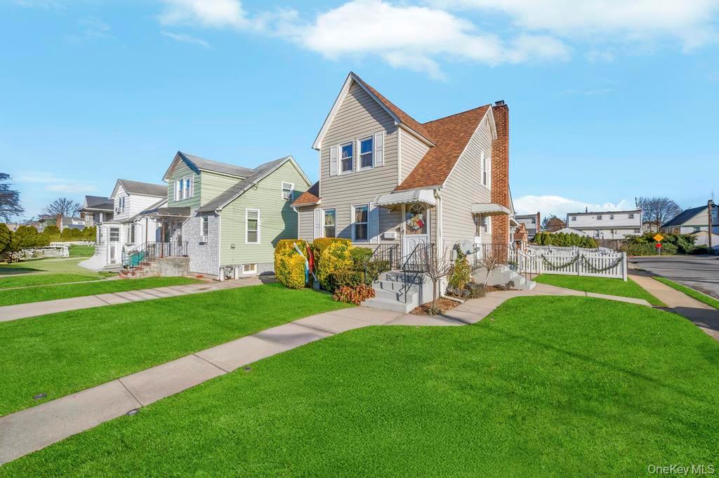 #2 photo, 69 Butler Boulevard, מחוז נסאו Elmont , NY 11003