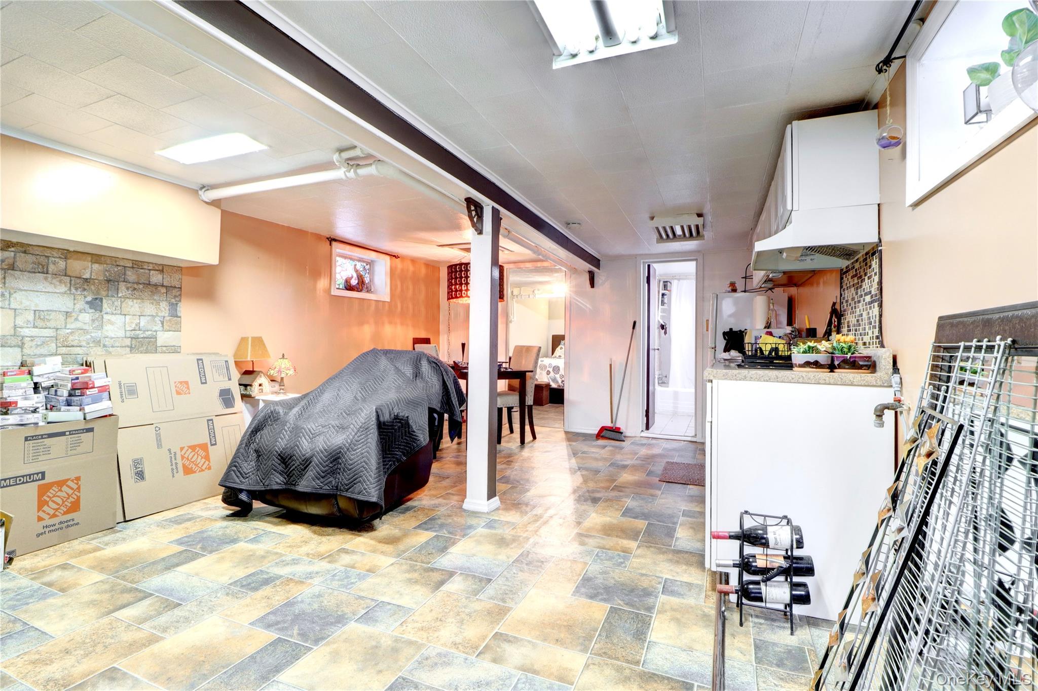 #18 photo, 6510 80th Avenue, Glendale , NY 11385