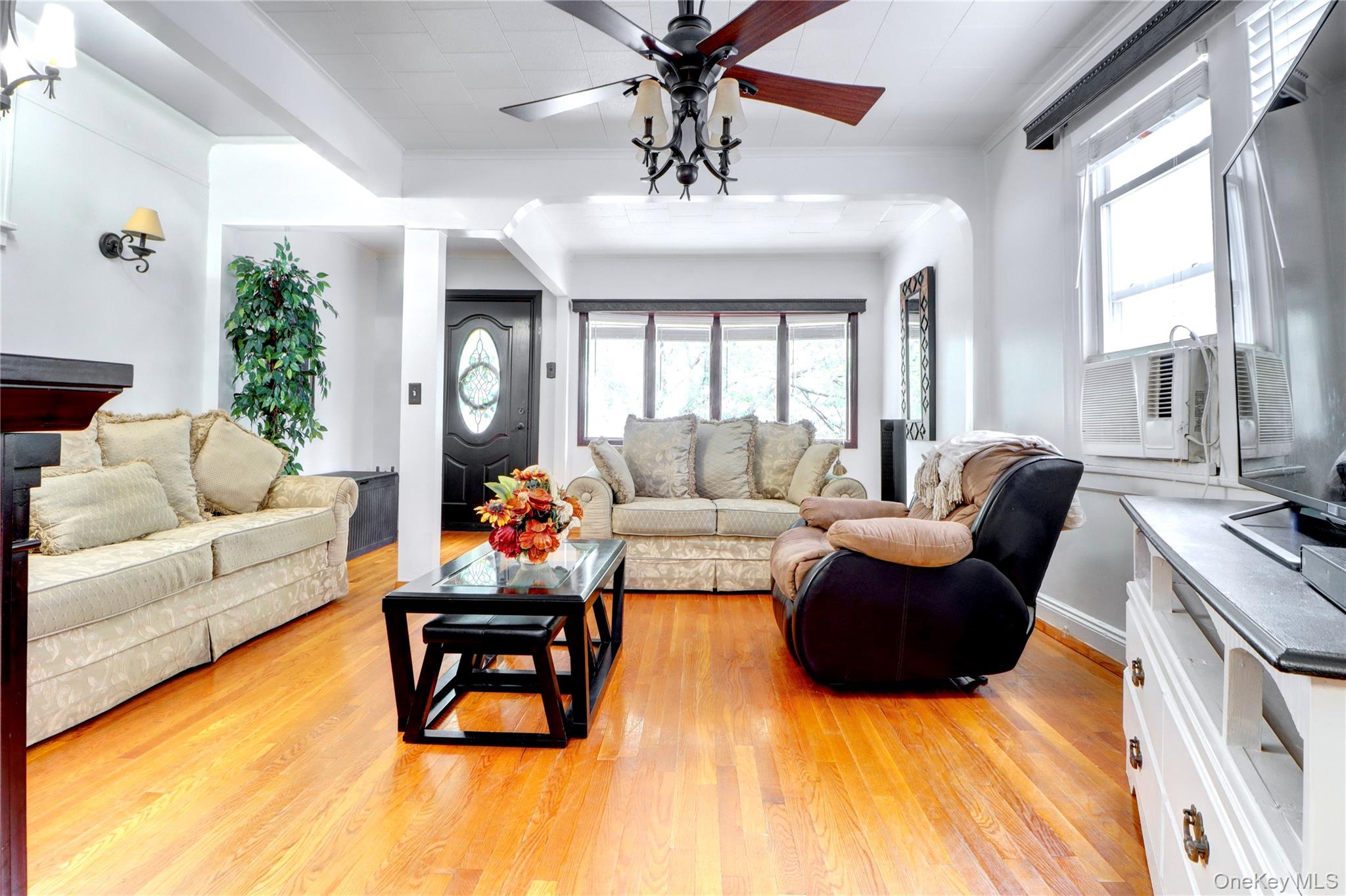 #3 photo, 6510 80th Avenue, Glendale , NY 11385