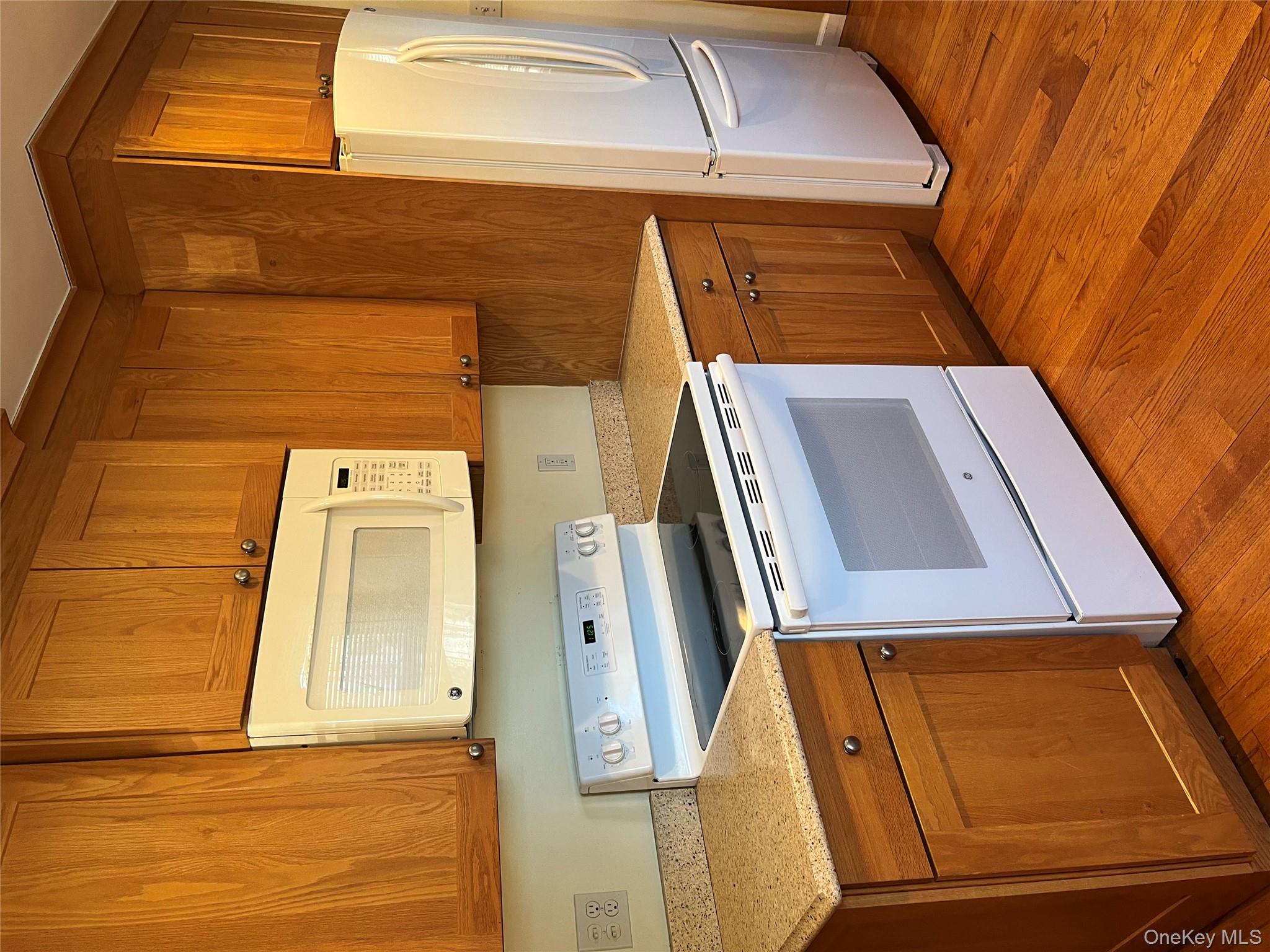 #2 photo, 7 Floyd Place, East Norwich , NY 11732