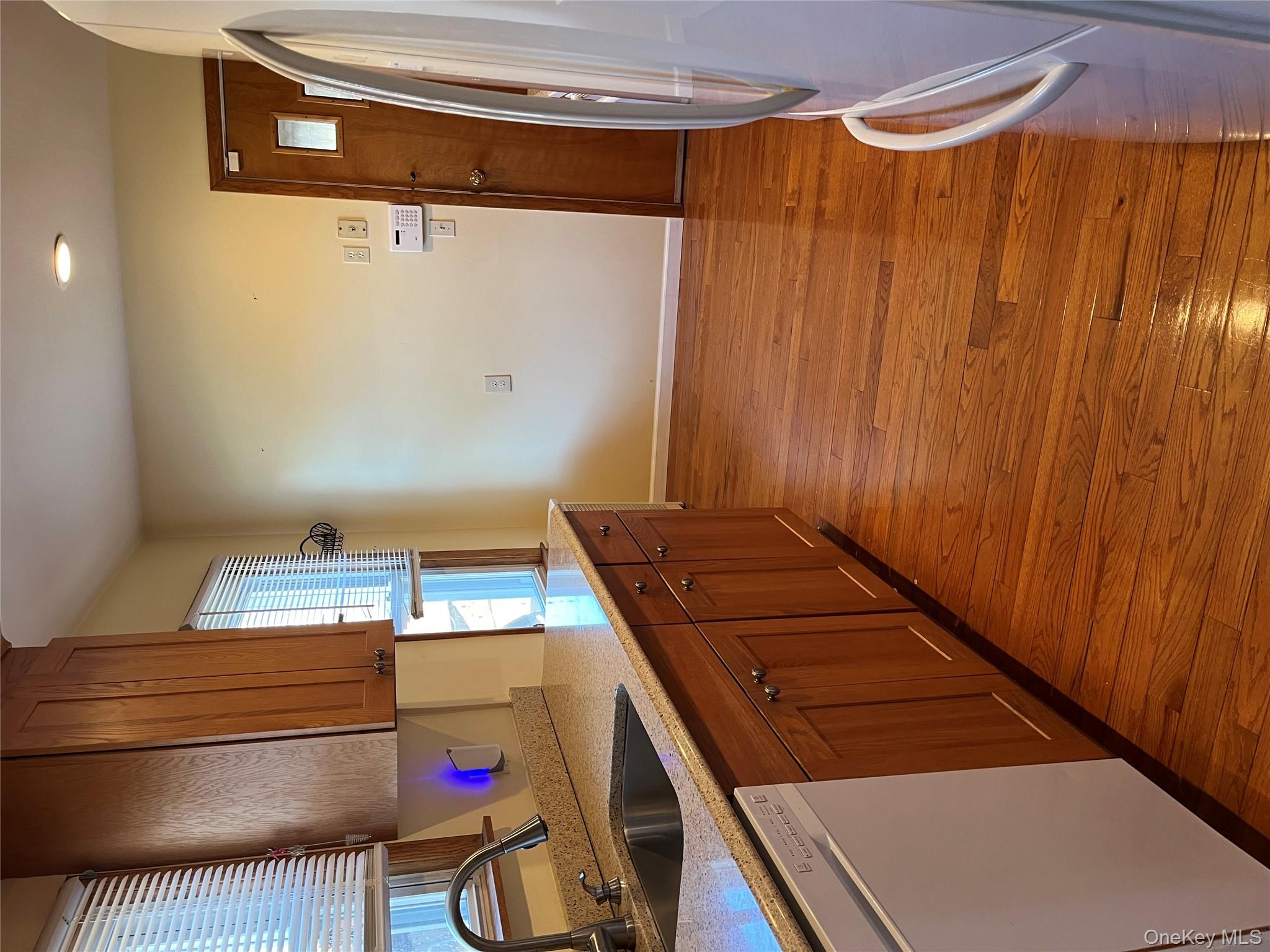 #3 photo, 7 Floyd Place, East Norwich , NY 11732