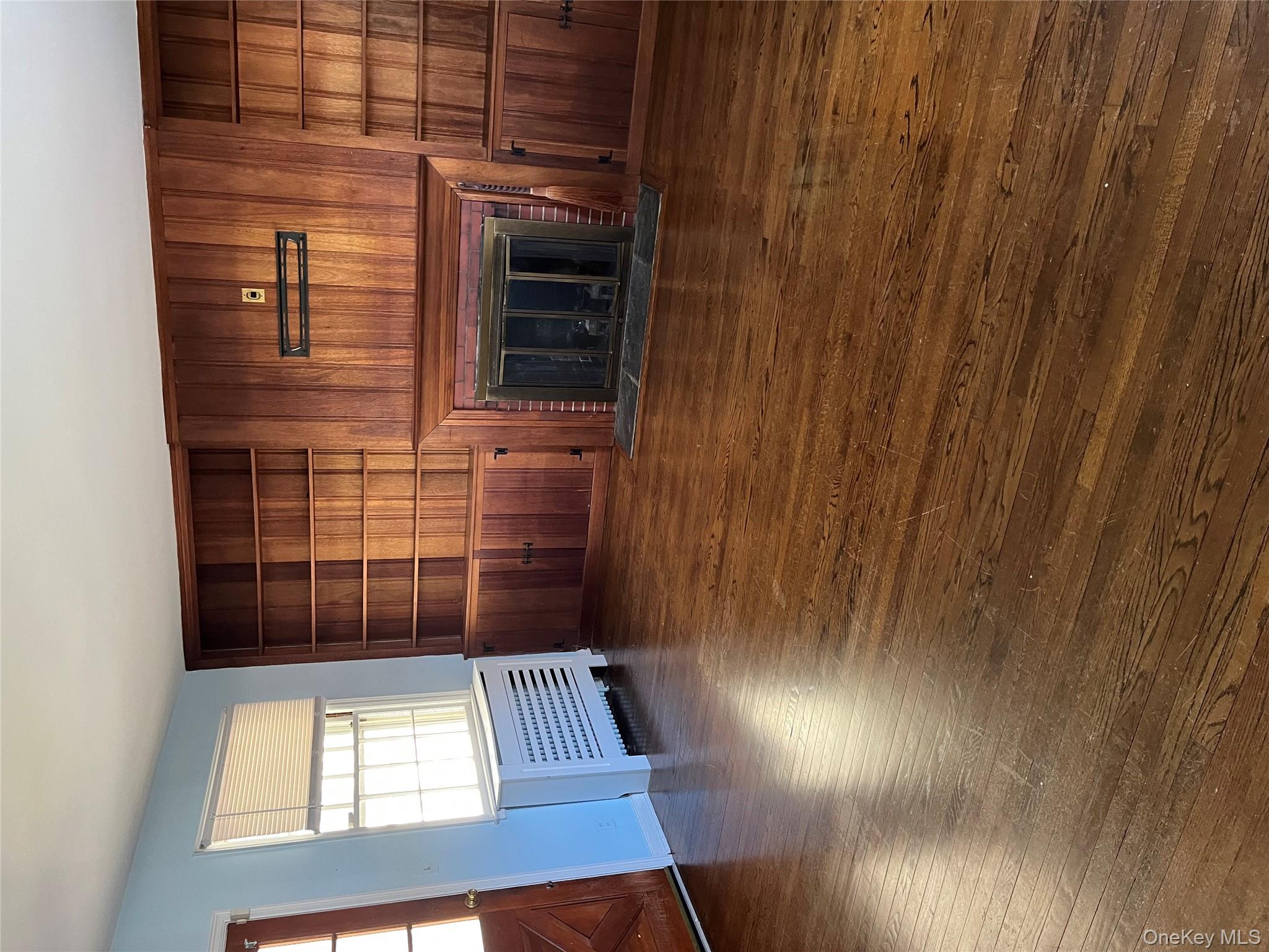 #6 photo, 7 Floyd Place, East Norwich , NY 11732