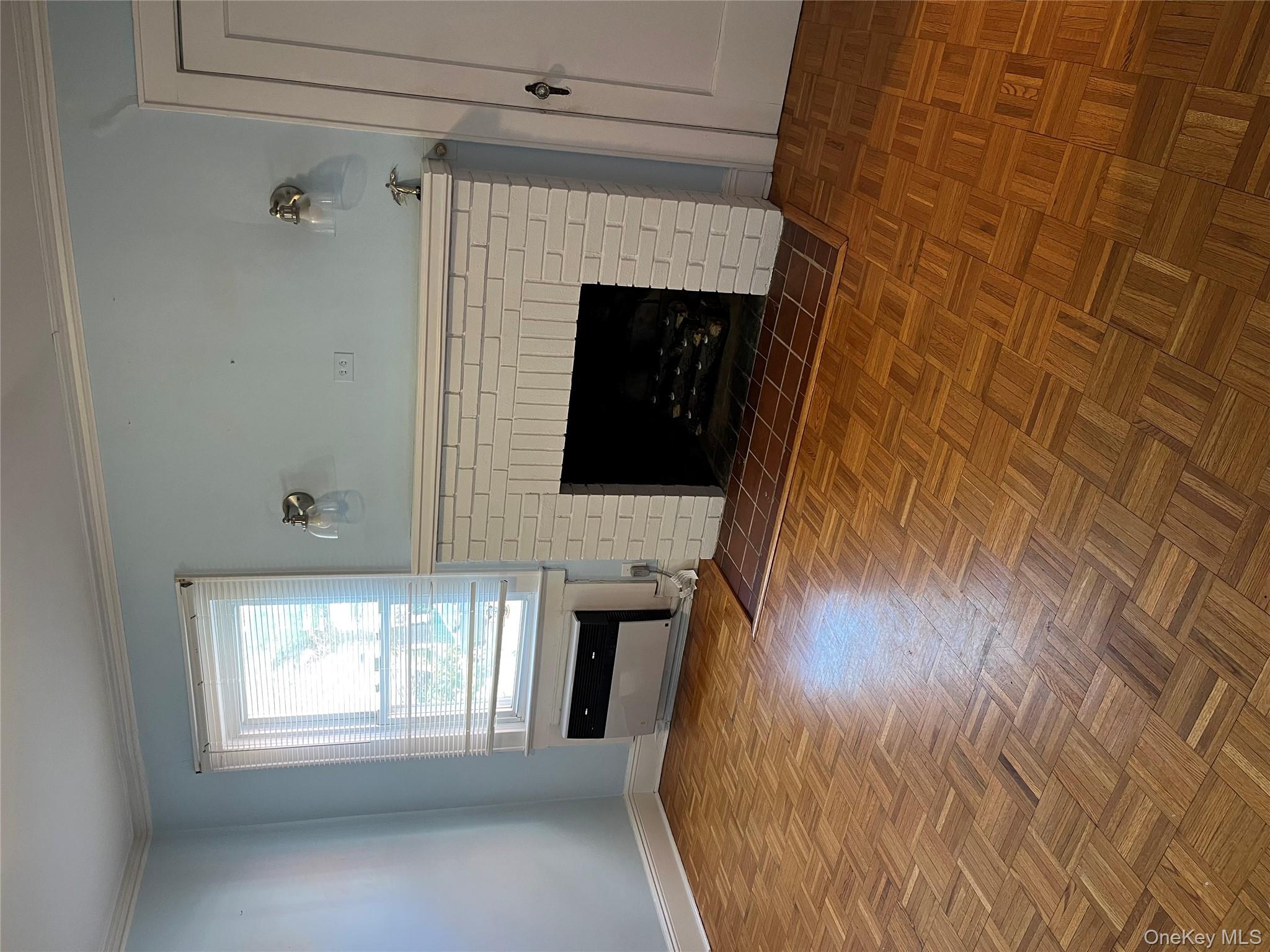 #7 photo, 7 Floyd Place, East Norwich , NY 11732