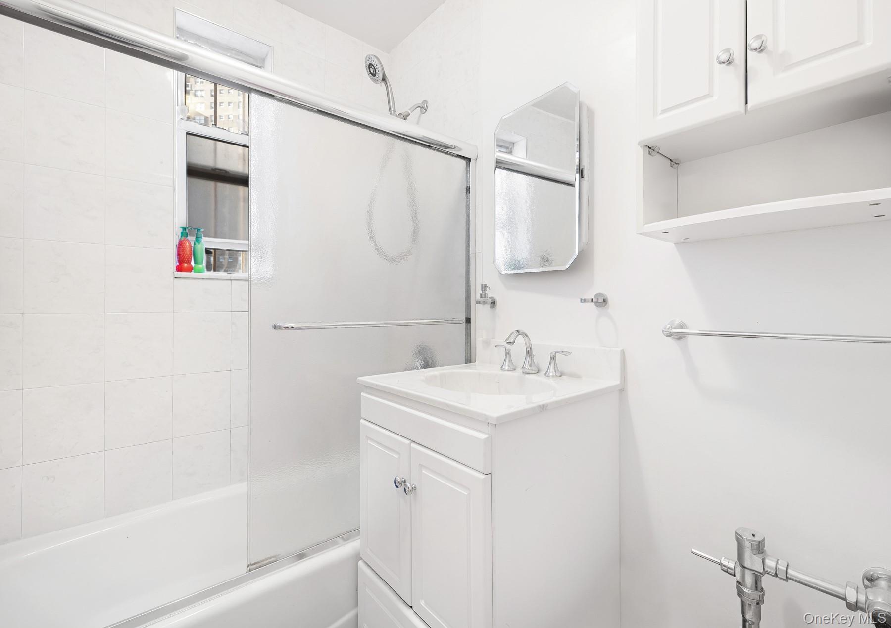 #12 photo, 104-20 68th Drive, Forest Hills , NY 11375