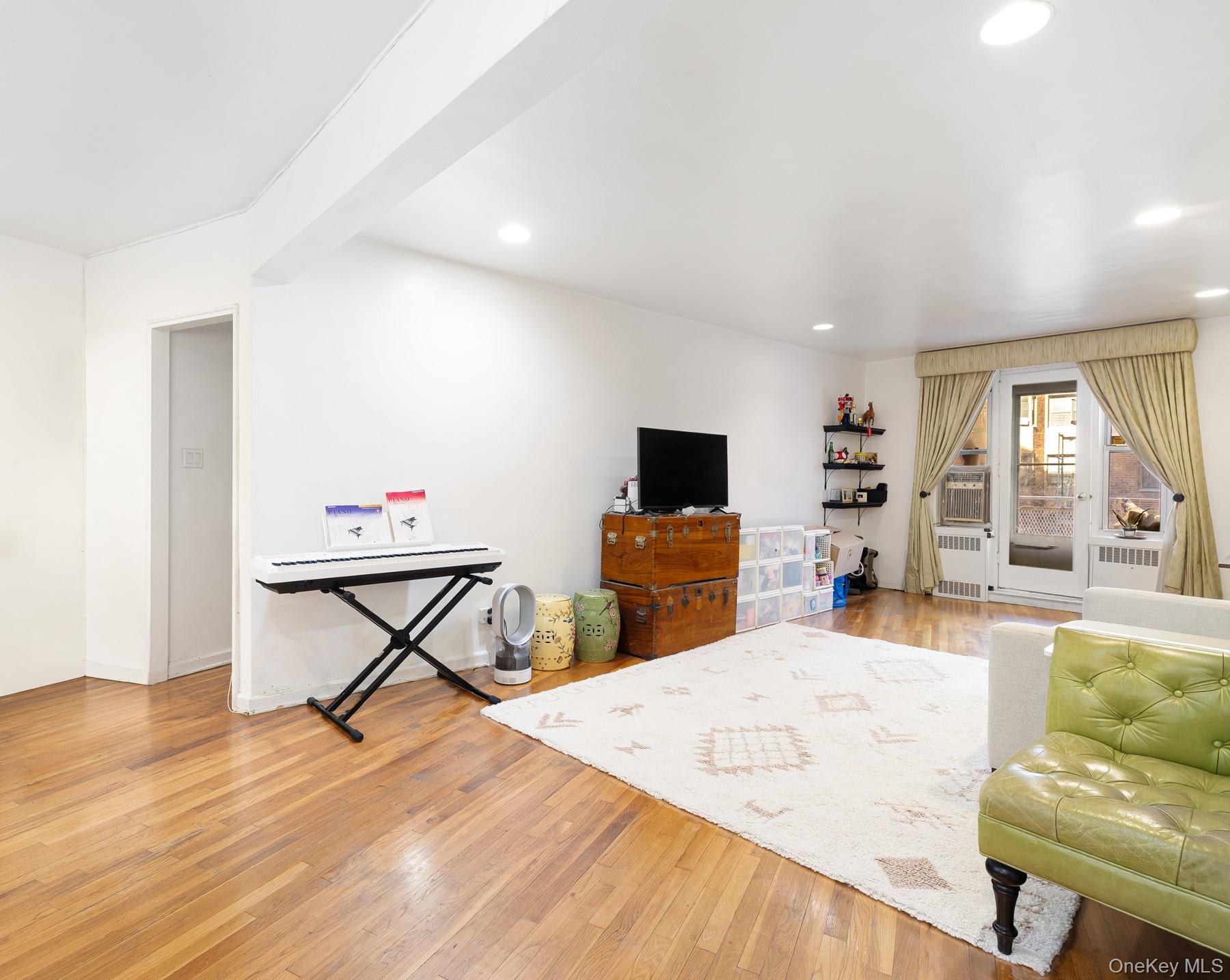 #4 photo, 104-20 68th Drive, Forest Hills , NY 11375