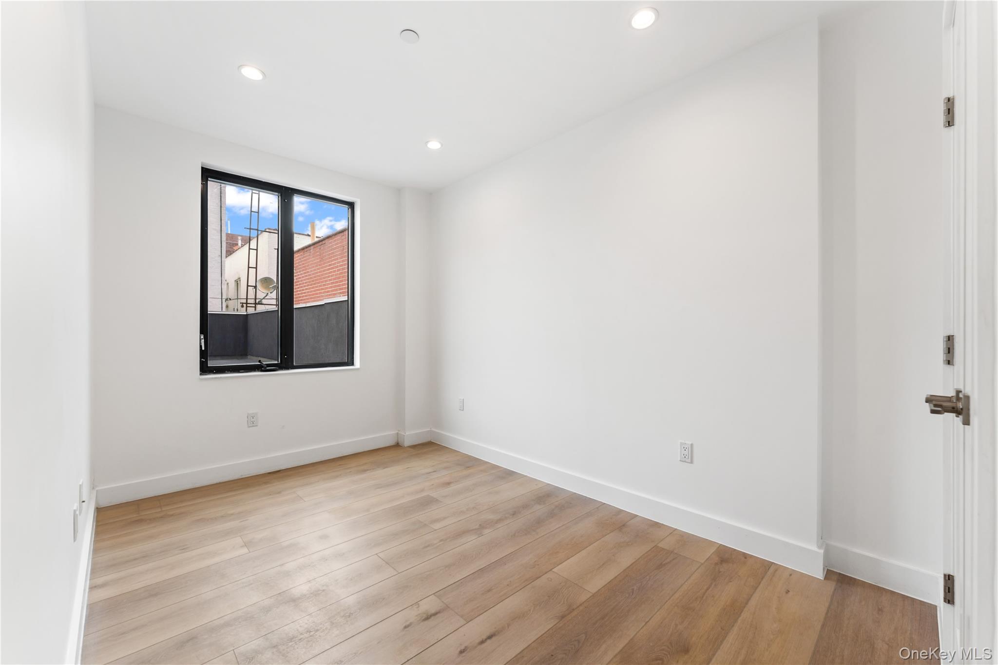 #10 photo, 901 60th Street, ब्रुकलीन Brooklyn , NY 11219