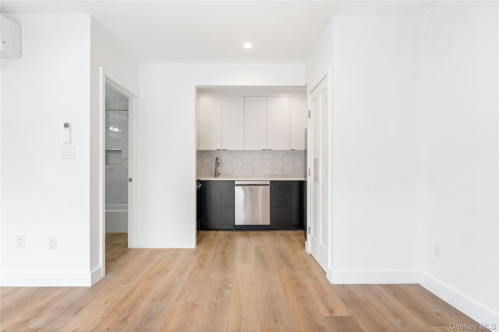 #2 photo, 901 60th Street, ब्रुकलीन Brooklyn , NY 11219