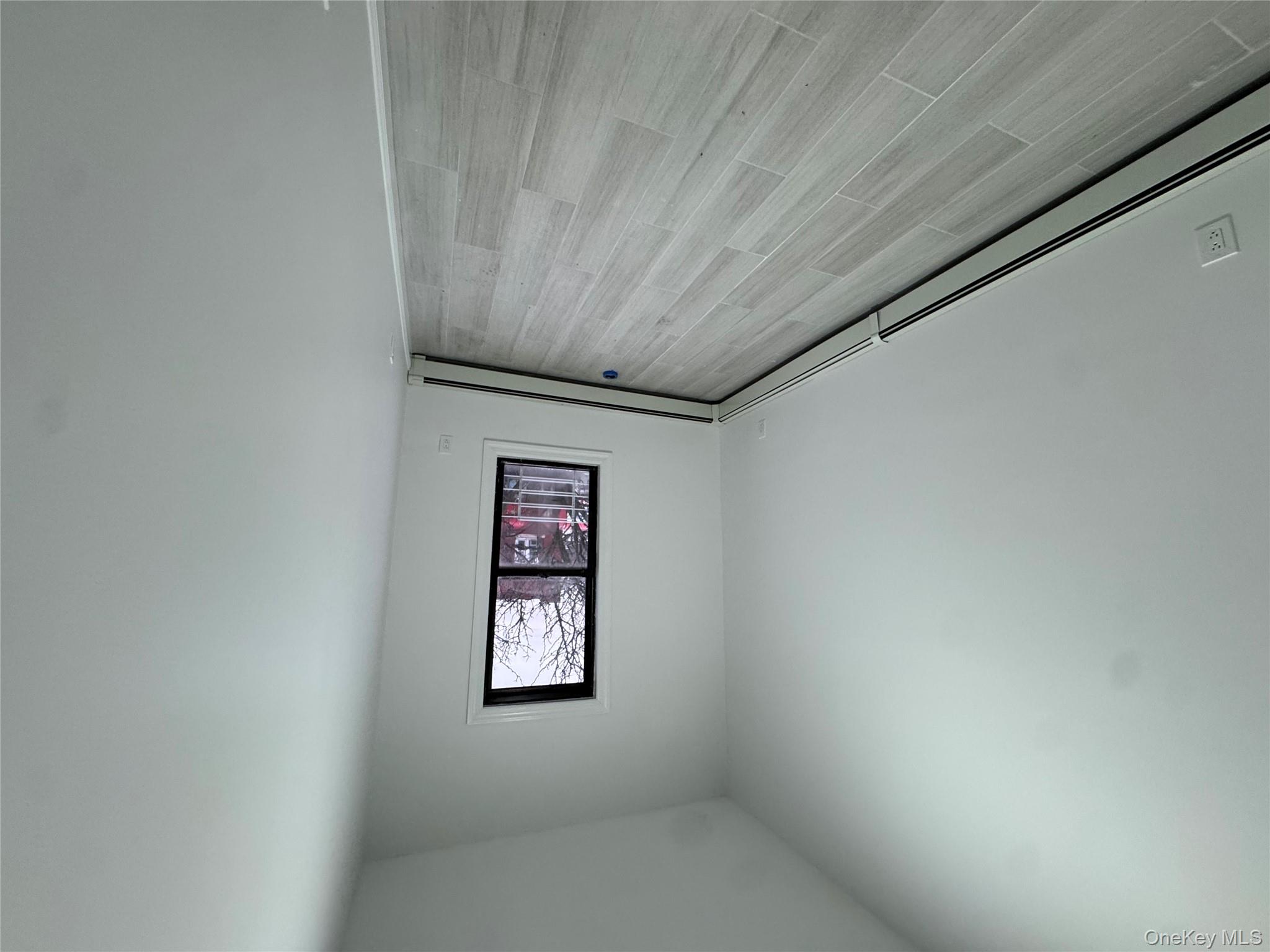 #4 photo, 102-01 Northern Boulevard, Corona , NY 11368