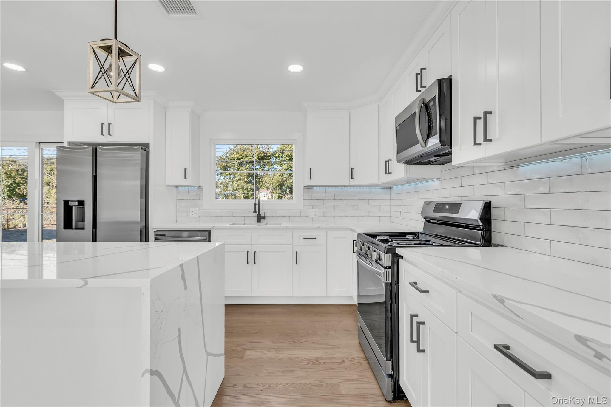 #12 photo, 24 Rim Lane, Hicksville , NY 11801