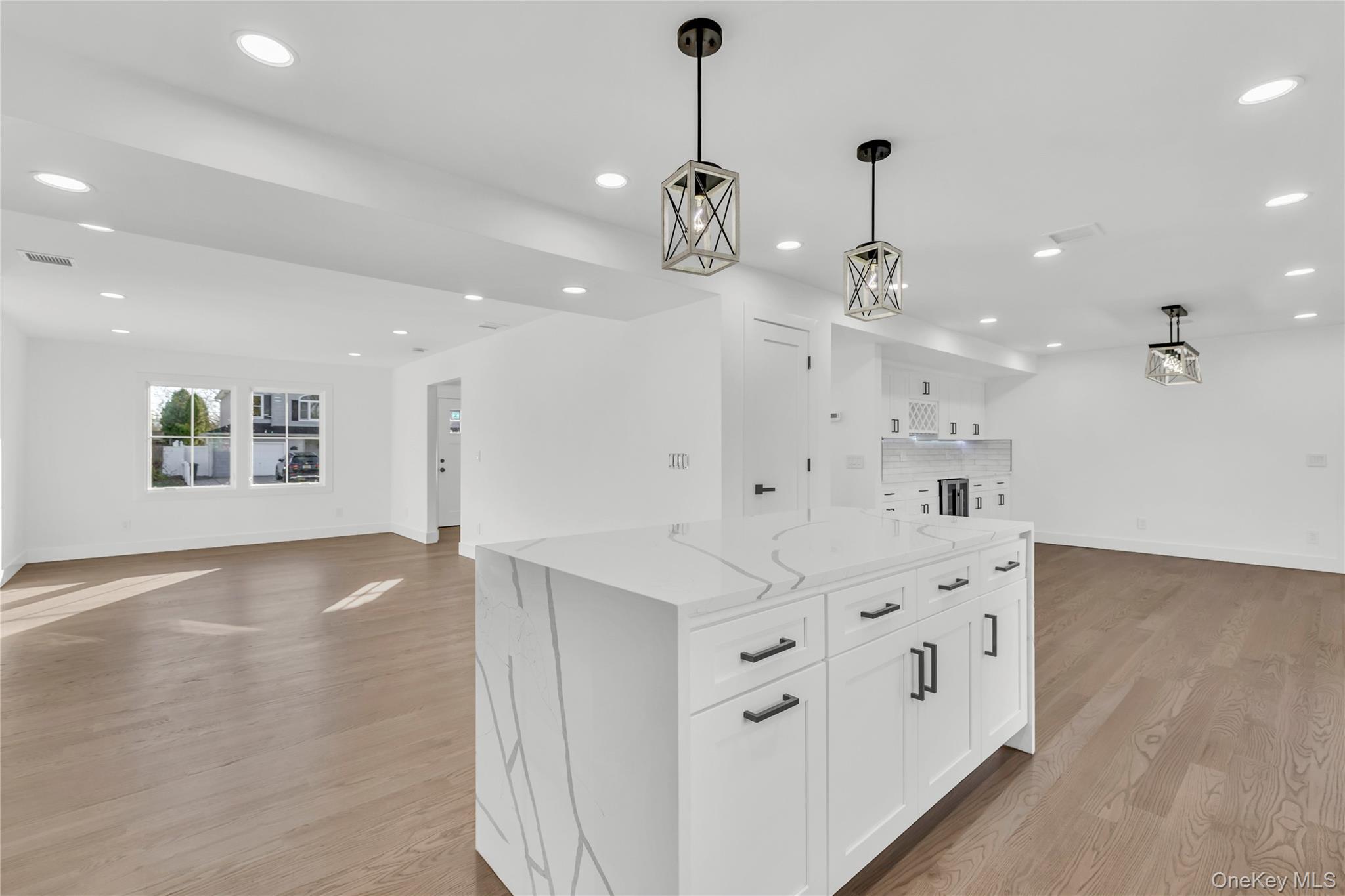 #15 photo, 24 Rim Lane, Hicksville , NY 11801