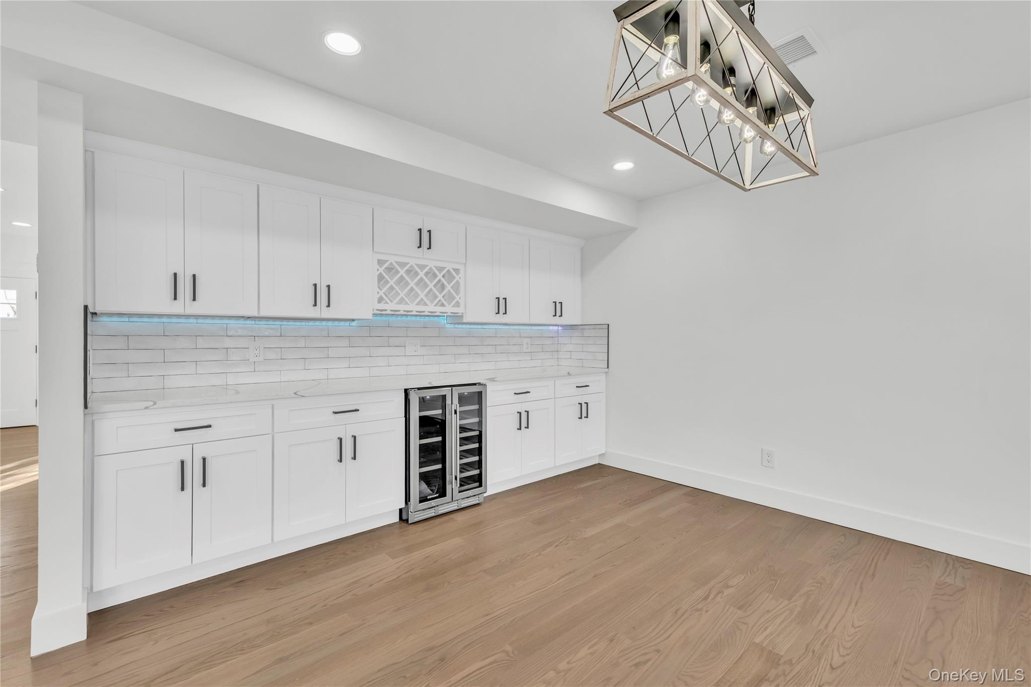 #17 photo, 24 Rim Lane, Hicksville , NY 11801