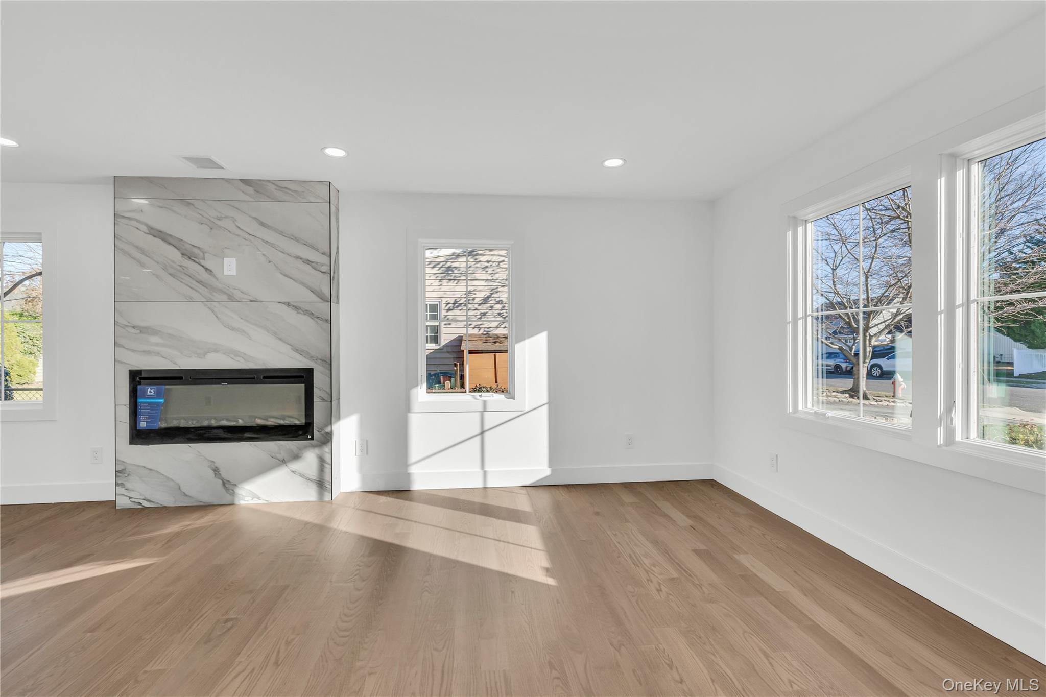 #8 photo, 24 Rim Lane, Hicksville , NY 11801