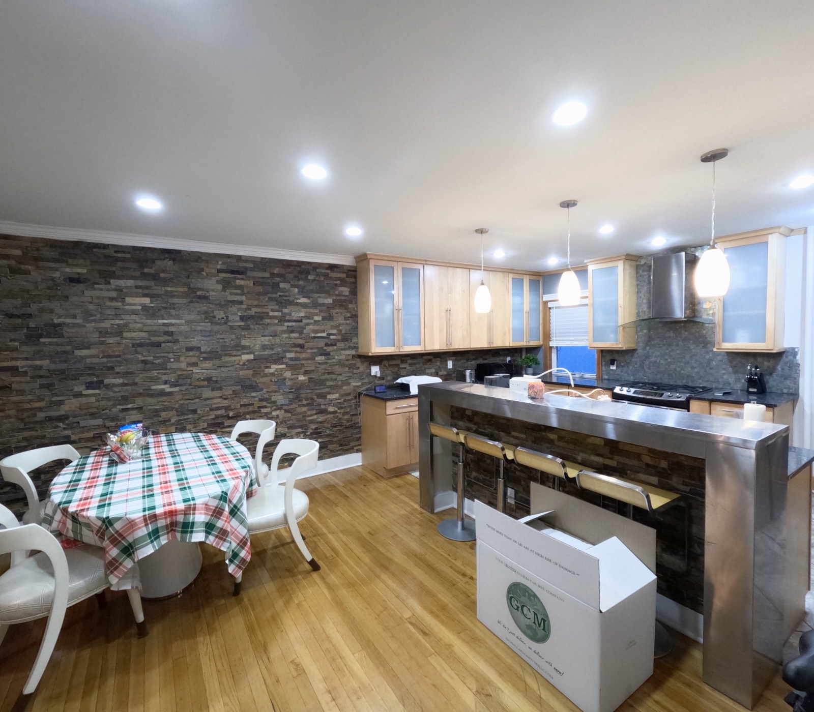 #10 photo, 20-45 31st Street, Astoria , NY 11105