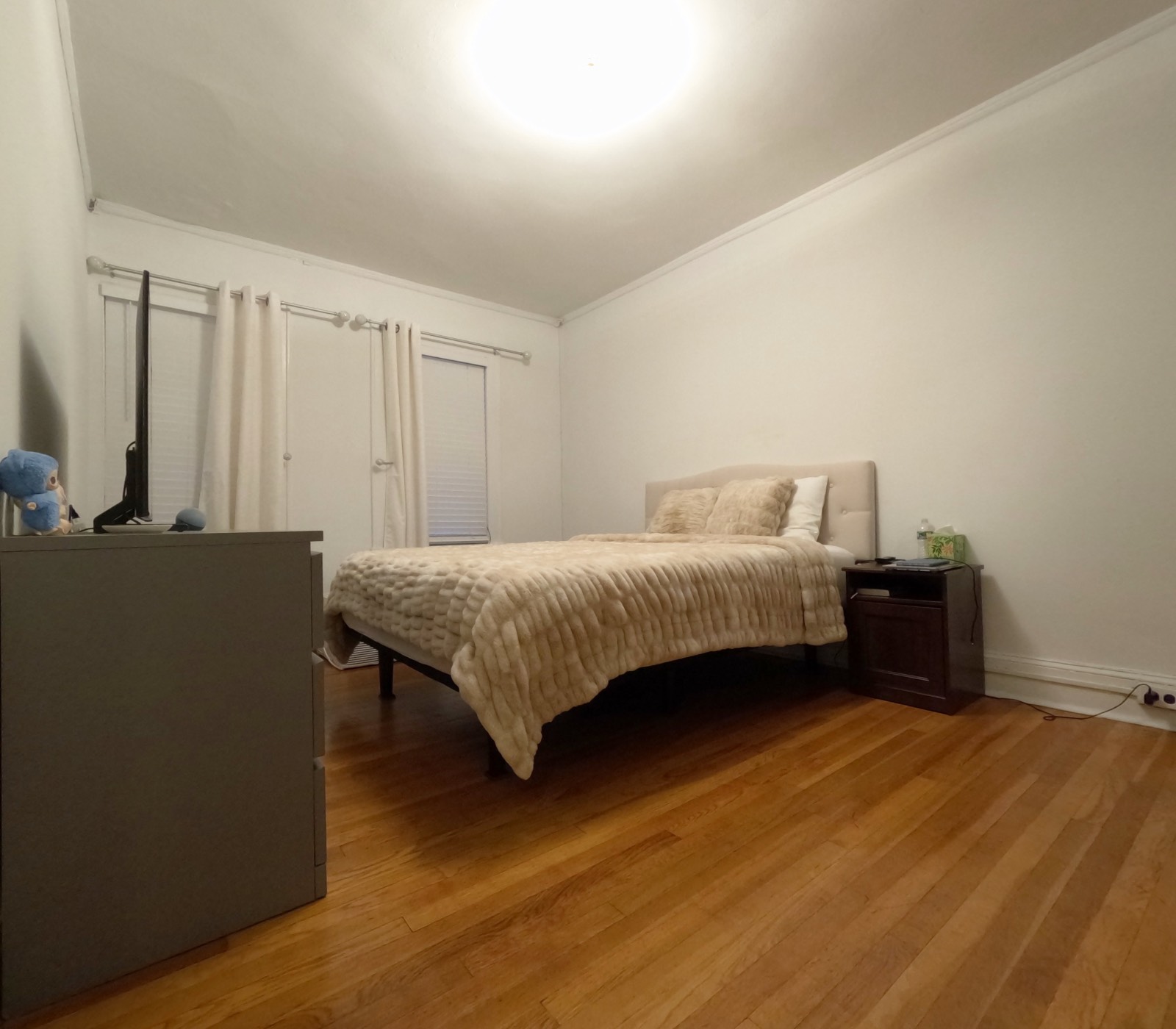 #13 photo, 20-45 31st Street, Astoria , NY 11105