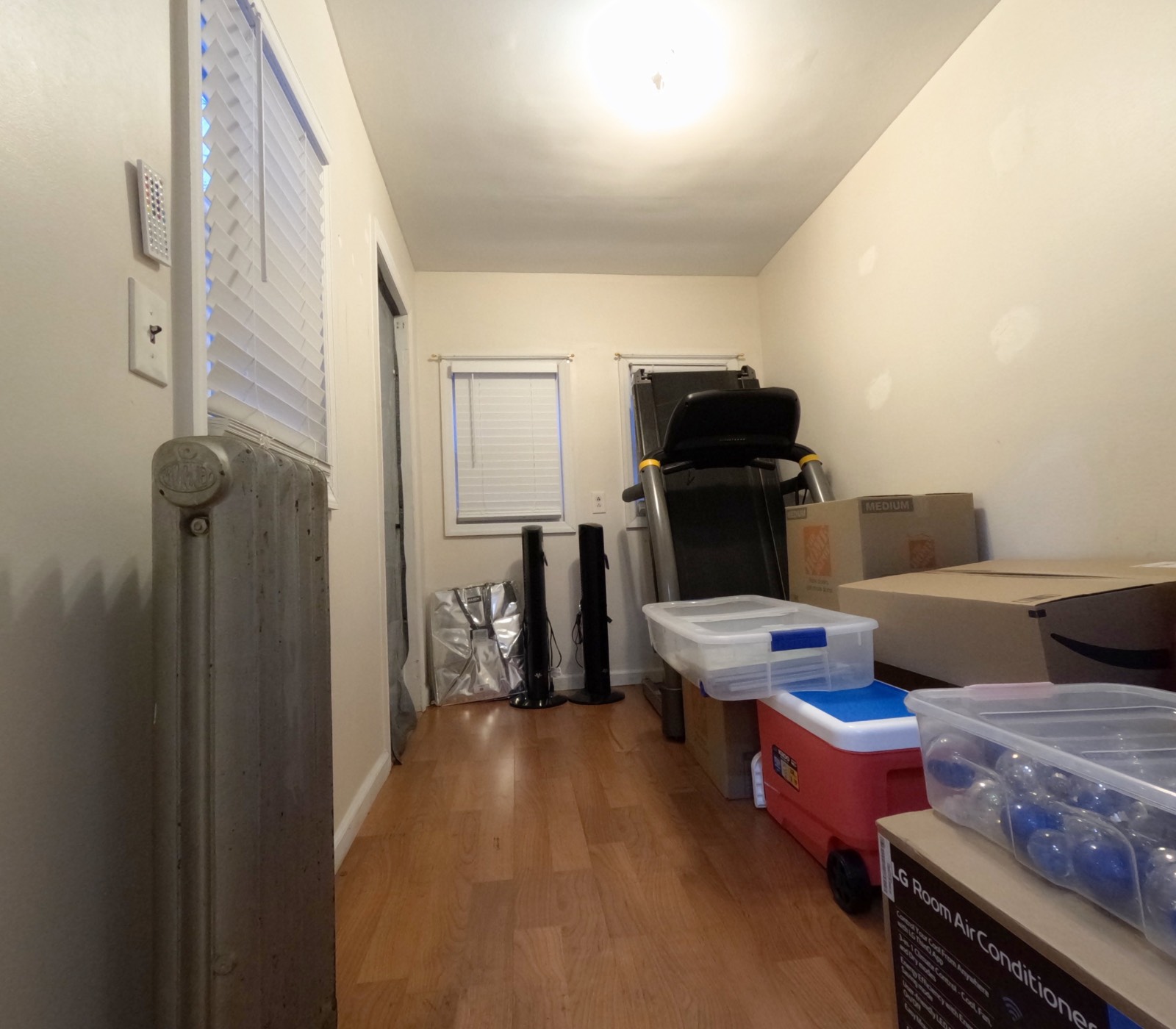 #19 photo, 20-45 31st Street, Astoria , NY 11105