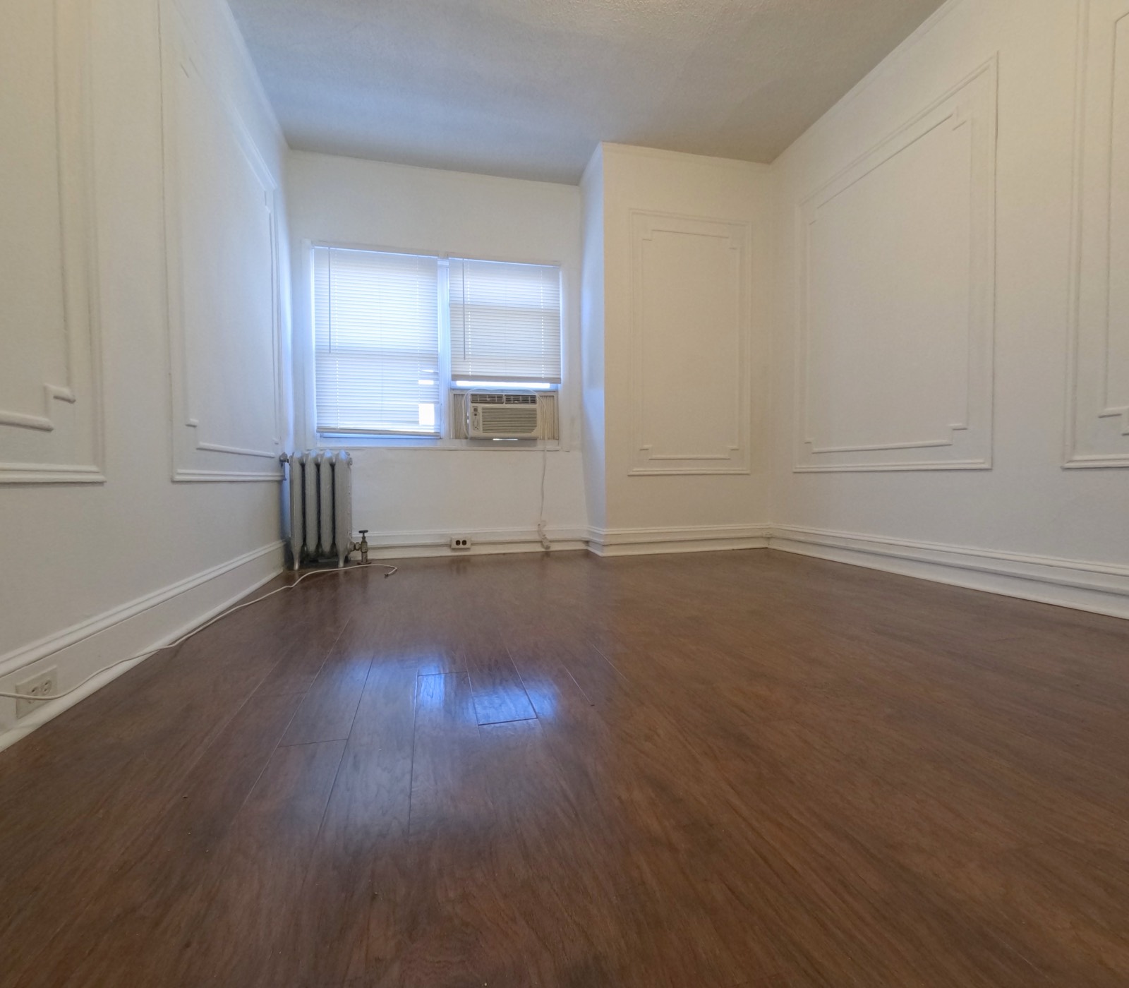 #25 photo, 20-45 31st Street, Astoria , NY 11105