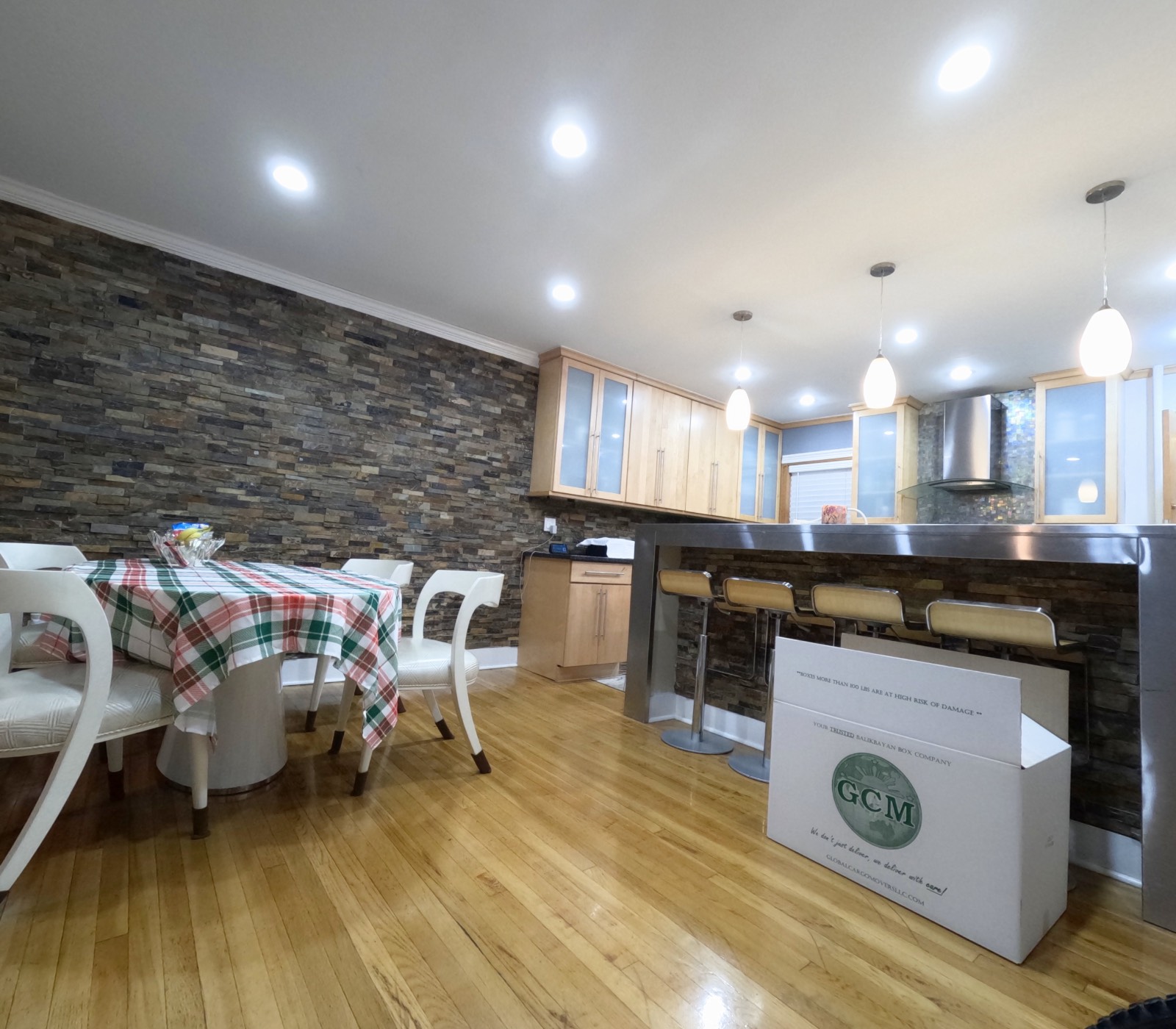 #4 photo, 20-45 31st Street, Astoria , NY 11105