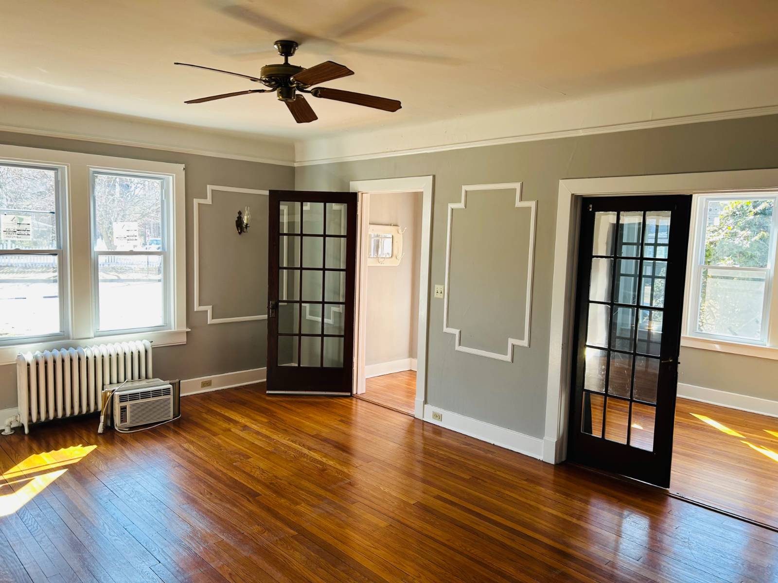 #2 photo, 11 Elliott Pl, Glen Cove , NY 11542