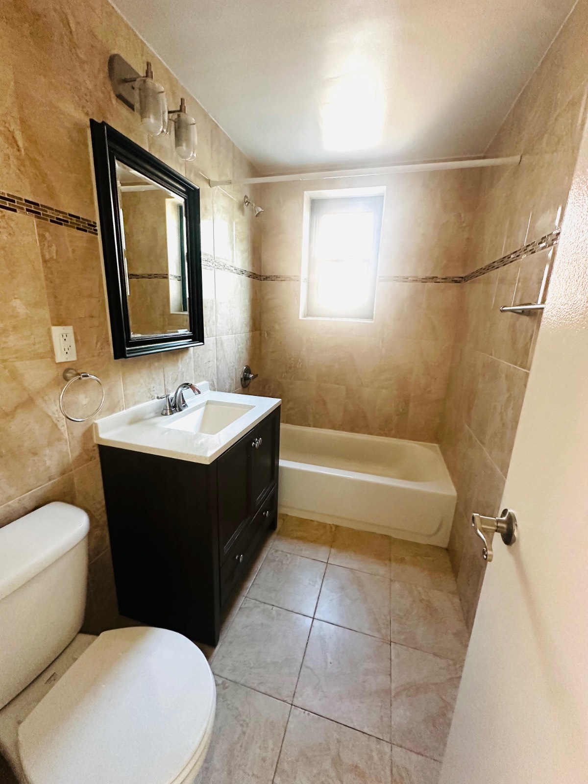 #11 photo, 210 Atlantic Ave, #B2G, Lynbrook , NY 11563