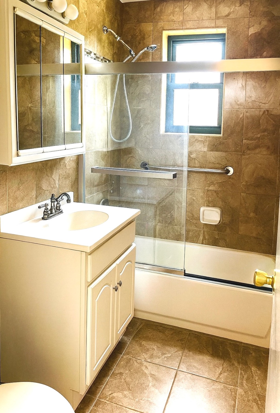 #7 photo, 210 Atlantic Ave, #B2G, 长岛 Lynbrook , NY 11563