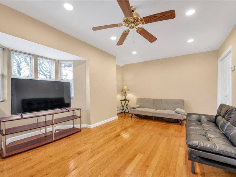 #31 photo, 2747 Haring Street, Sheepshead Bay , NY 11235