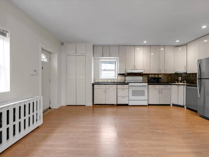 #8 photo, 2747 Haring Street, Sheepshead Bay , NY 11235