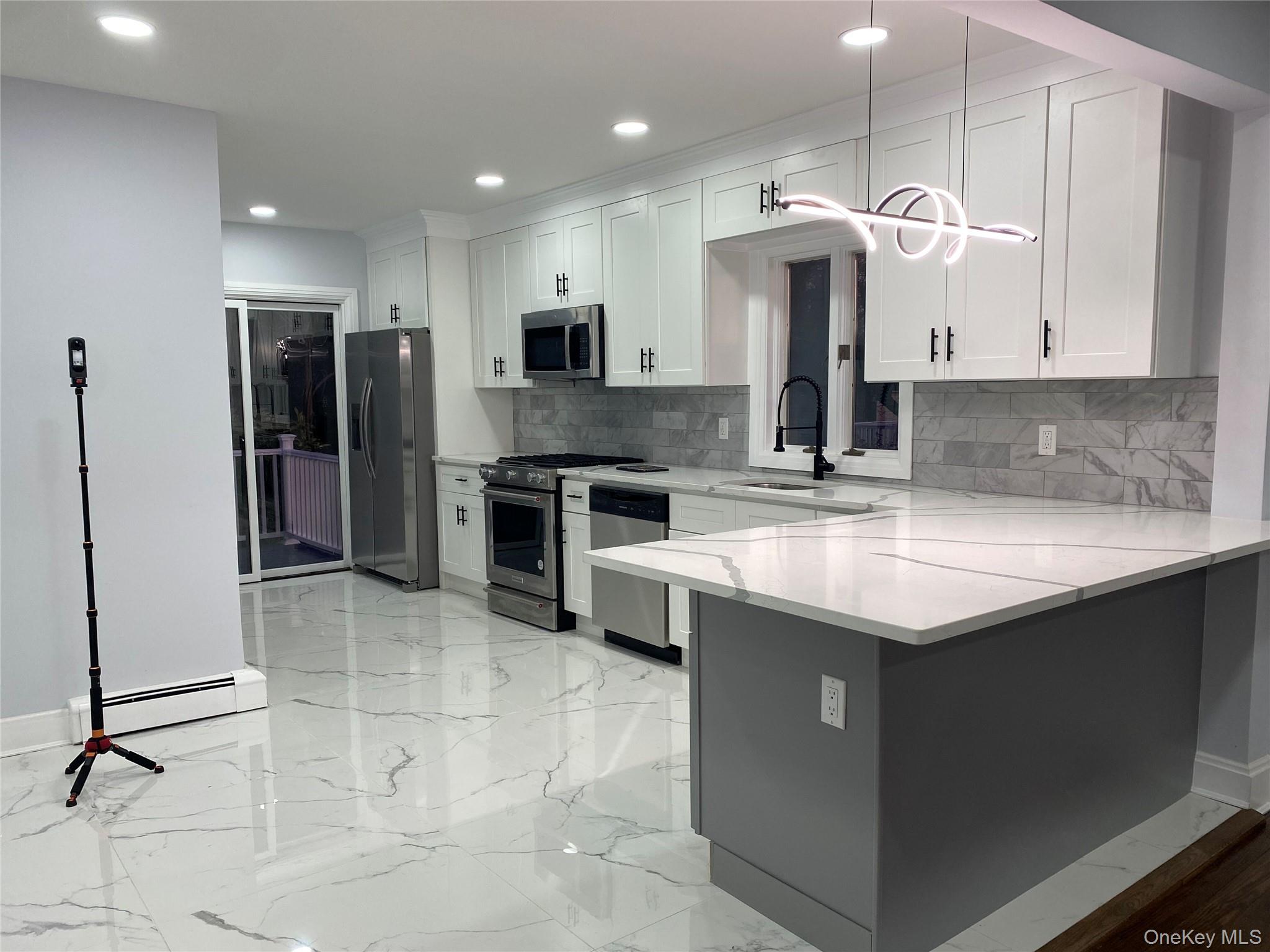 #6 photo, 602 Clocks Boulevard, Massapequa , NY 11758