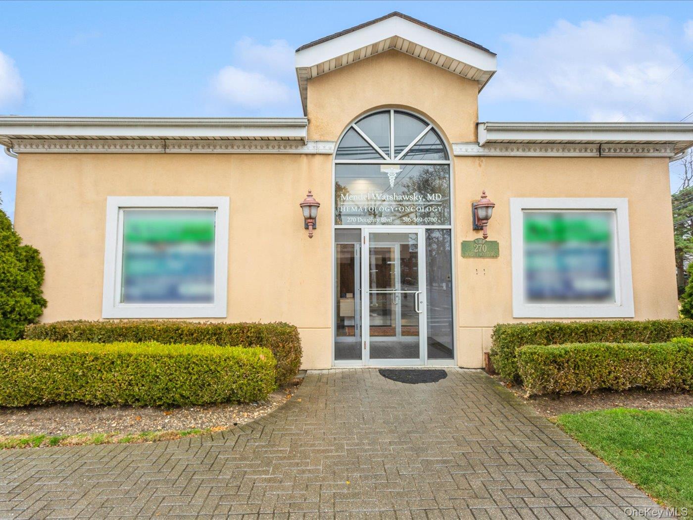 #1 photo, 270 Doughty Boulevard, नासाउ काउंटी Inwood , NY 11096