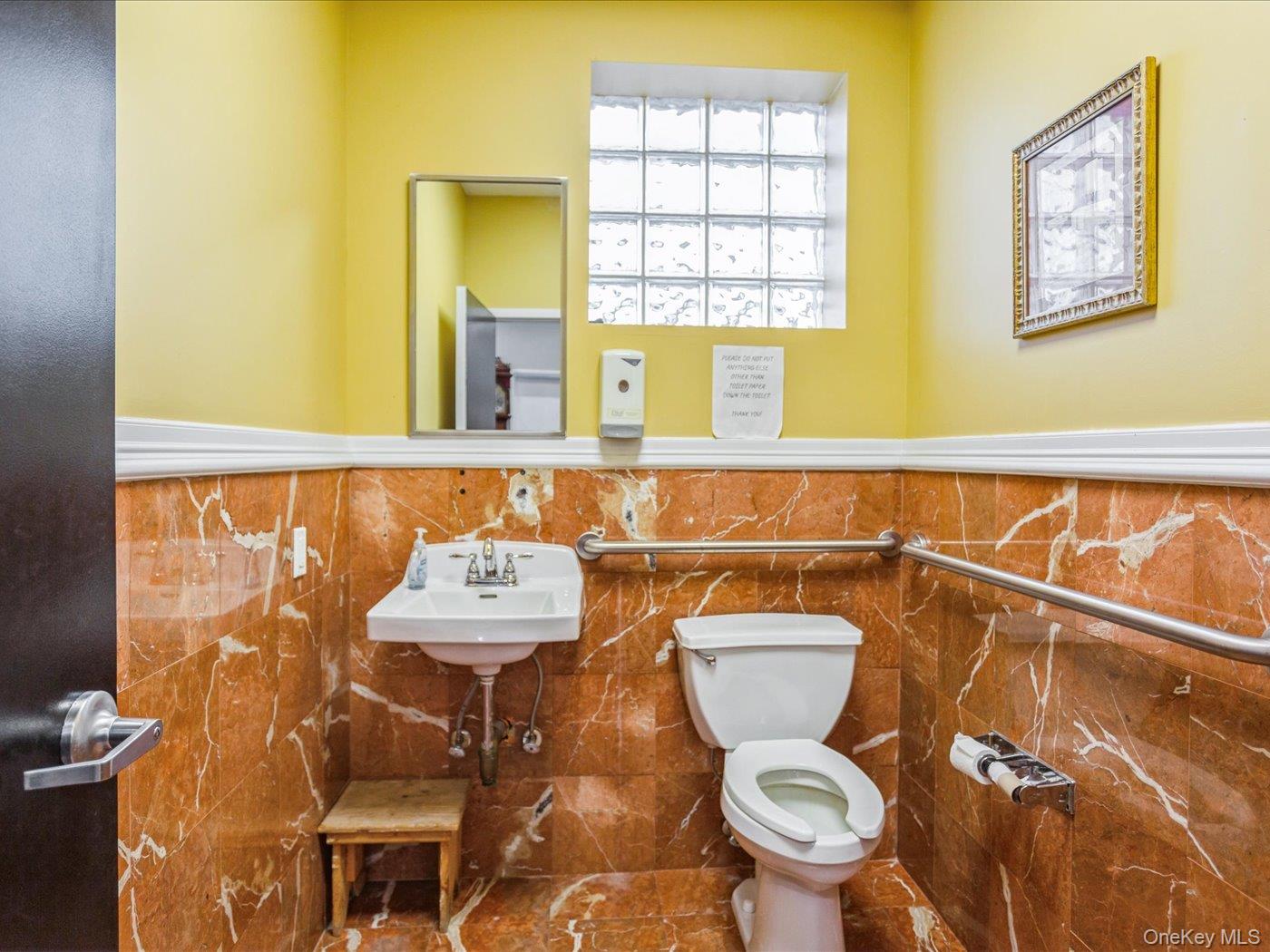 #9 photo, 270 Doughty Boulevard, नासाउ काउंटी Inwood , NY 11096