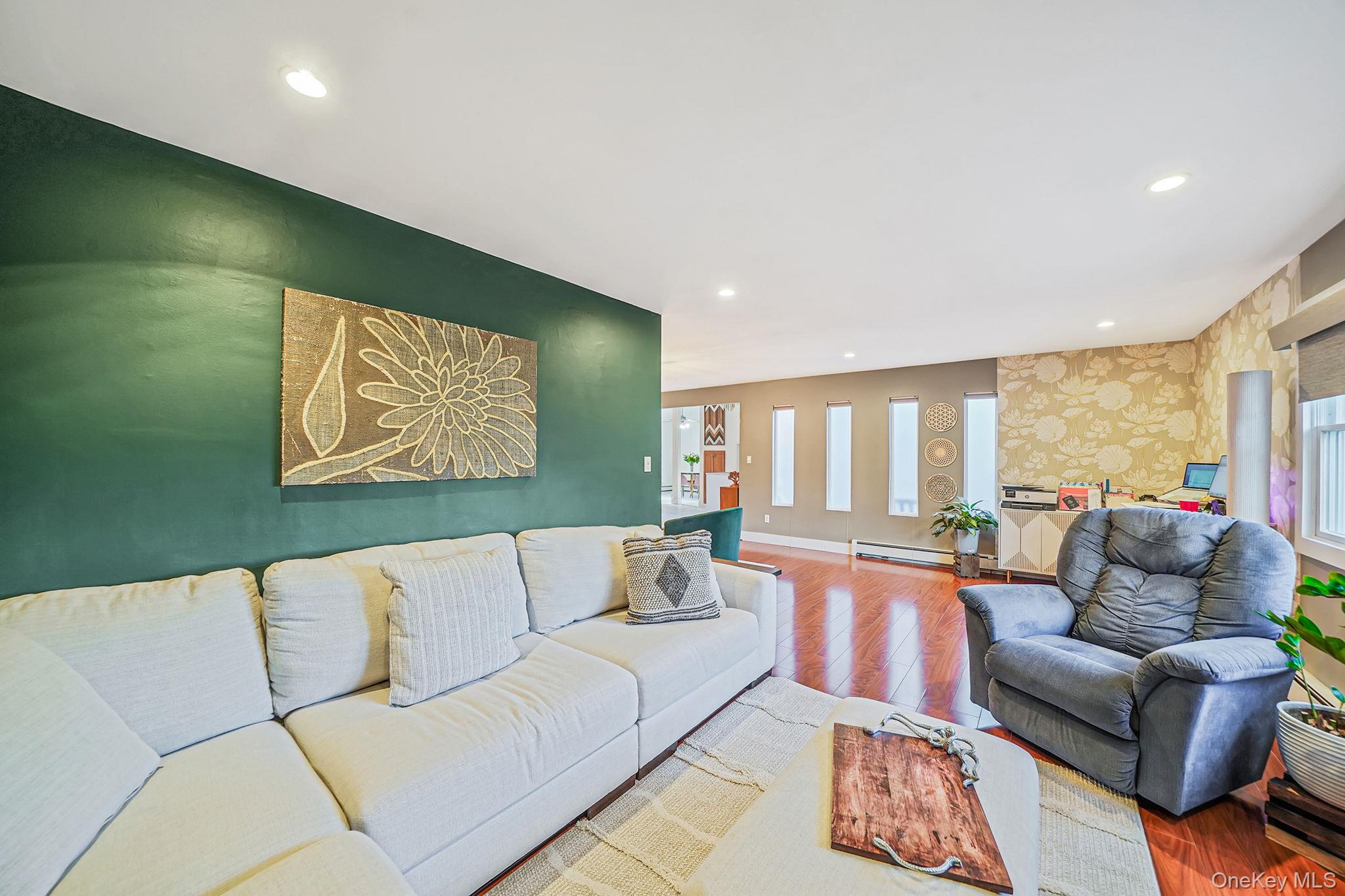 #11 photo, 4 Malcolm Street, Саффолк ‖ Bellport , NY 11713