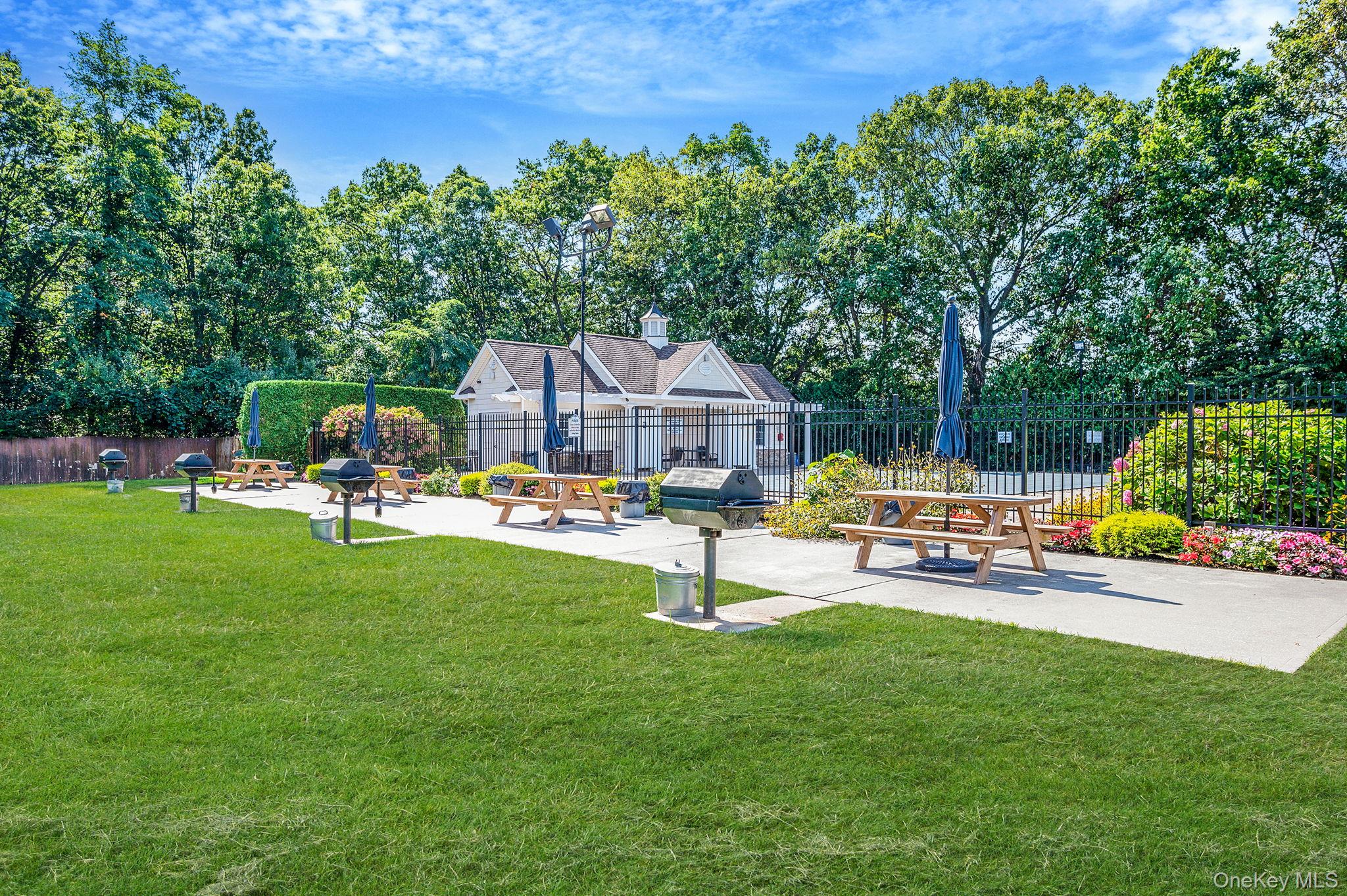 #19 photo, 460 Old Town Road, Port Jefferson Station , NY 11776