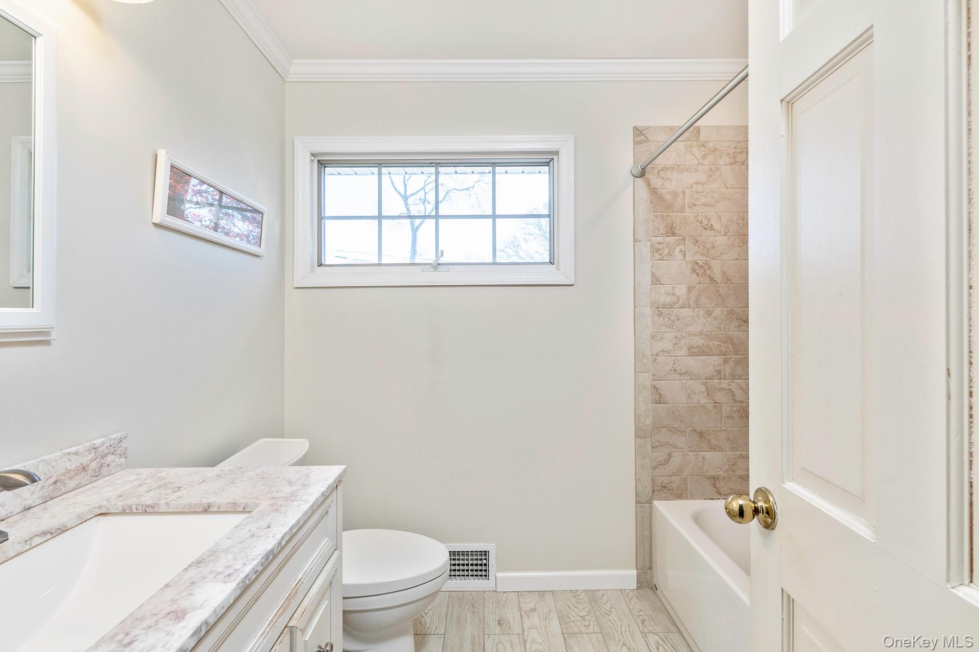 #14 photo, 14 Whiting Road, East Quogue , NY 11942