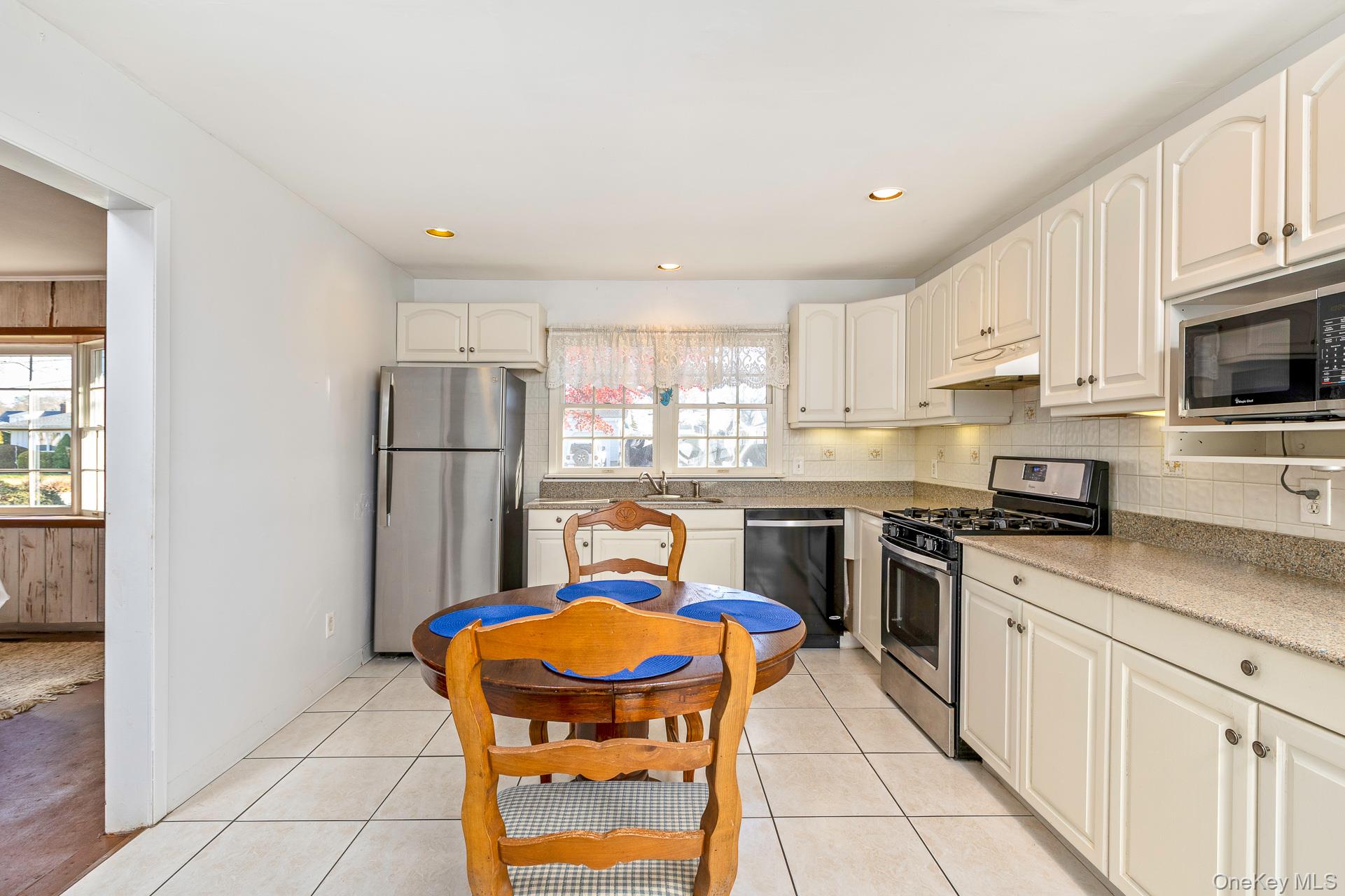 #7 photo, 14 Whiting Road, East Quogue , NY 11942