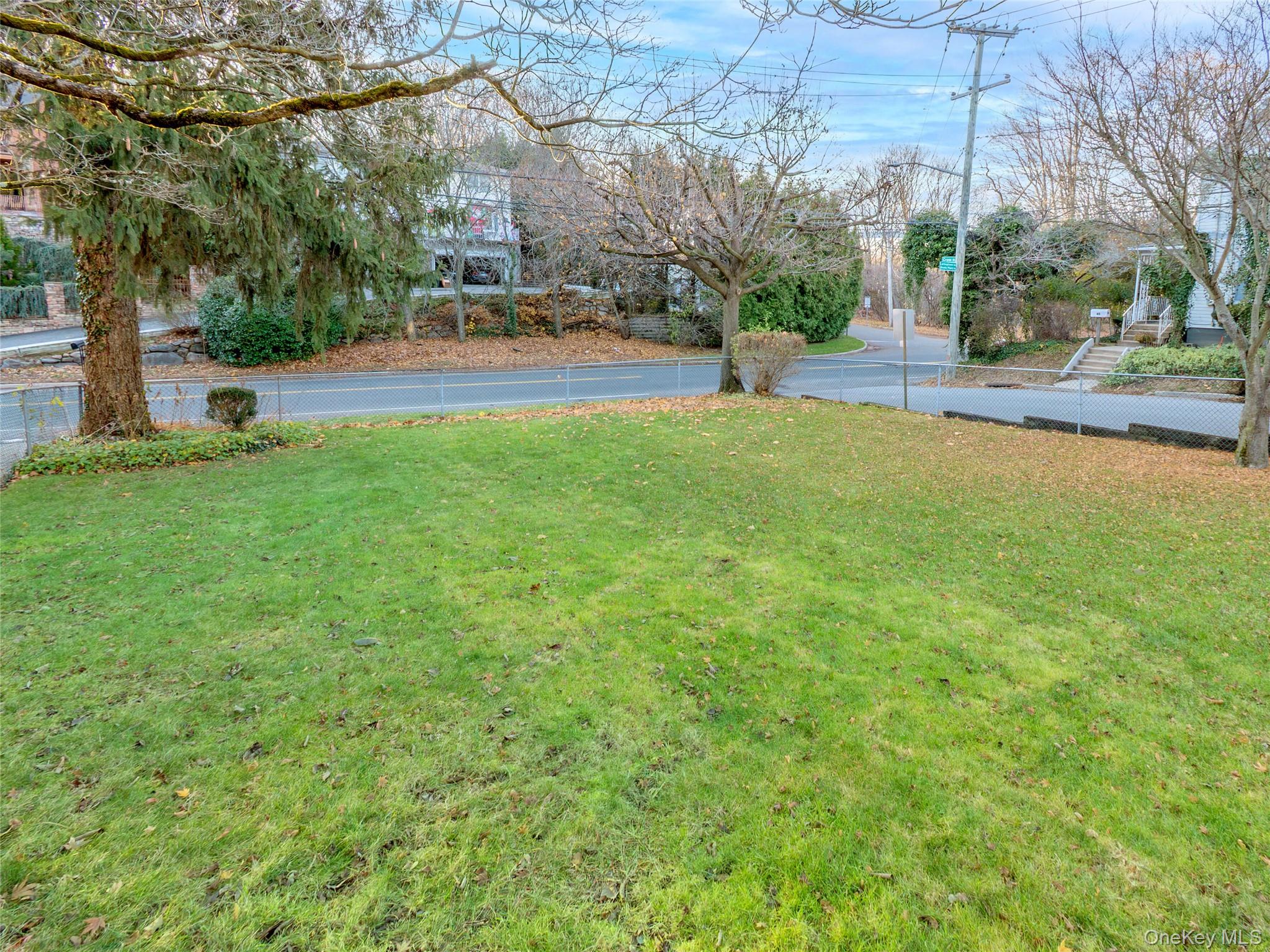 #16 photo, 119 Cross Street, ناسو Locust Valley , NY 11560