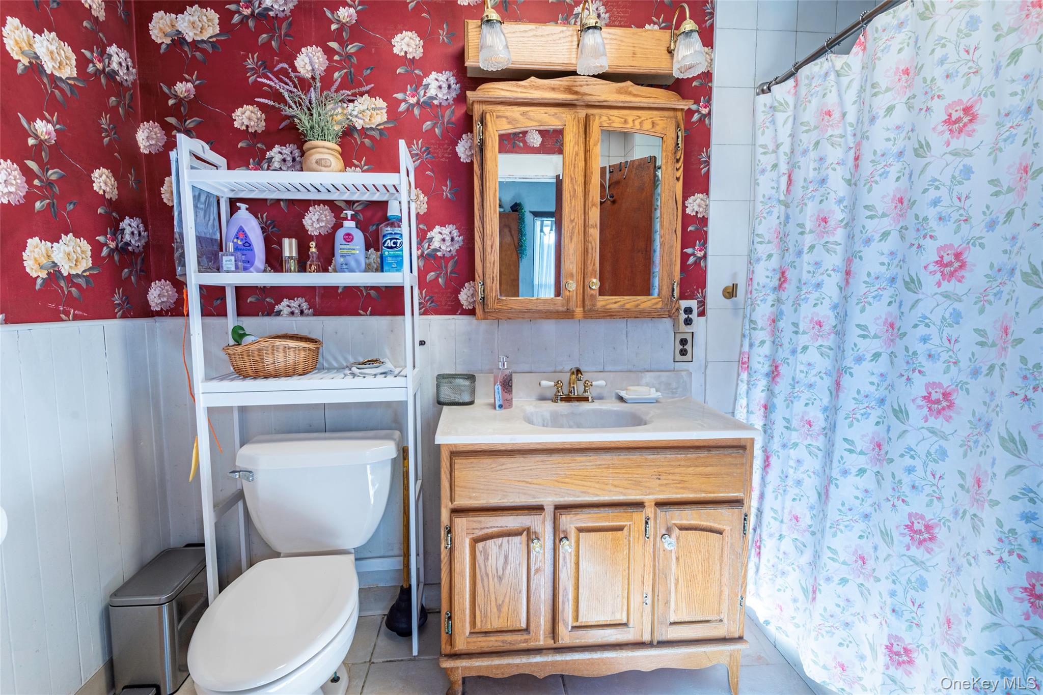 #15 photo, 155 McKee Street, नासाउ काउंटी Floral Park , NY 11001