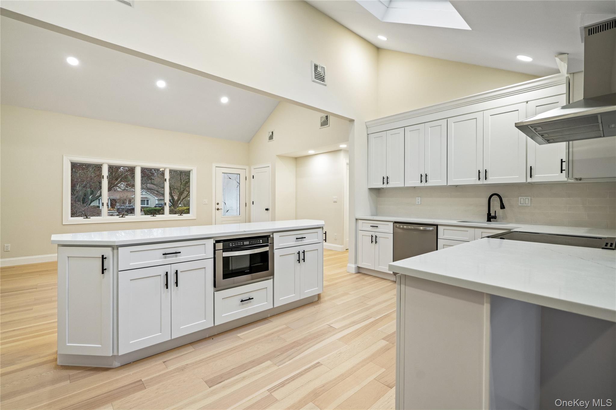 #11 photo, 1 Upper Lane, Centerport , NY 11721