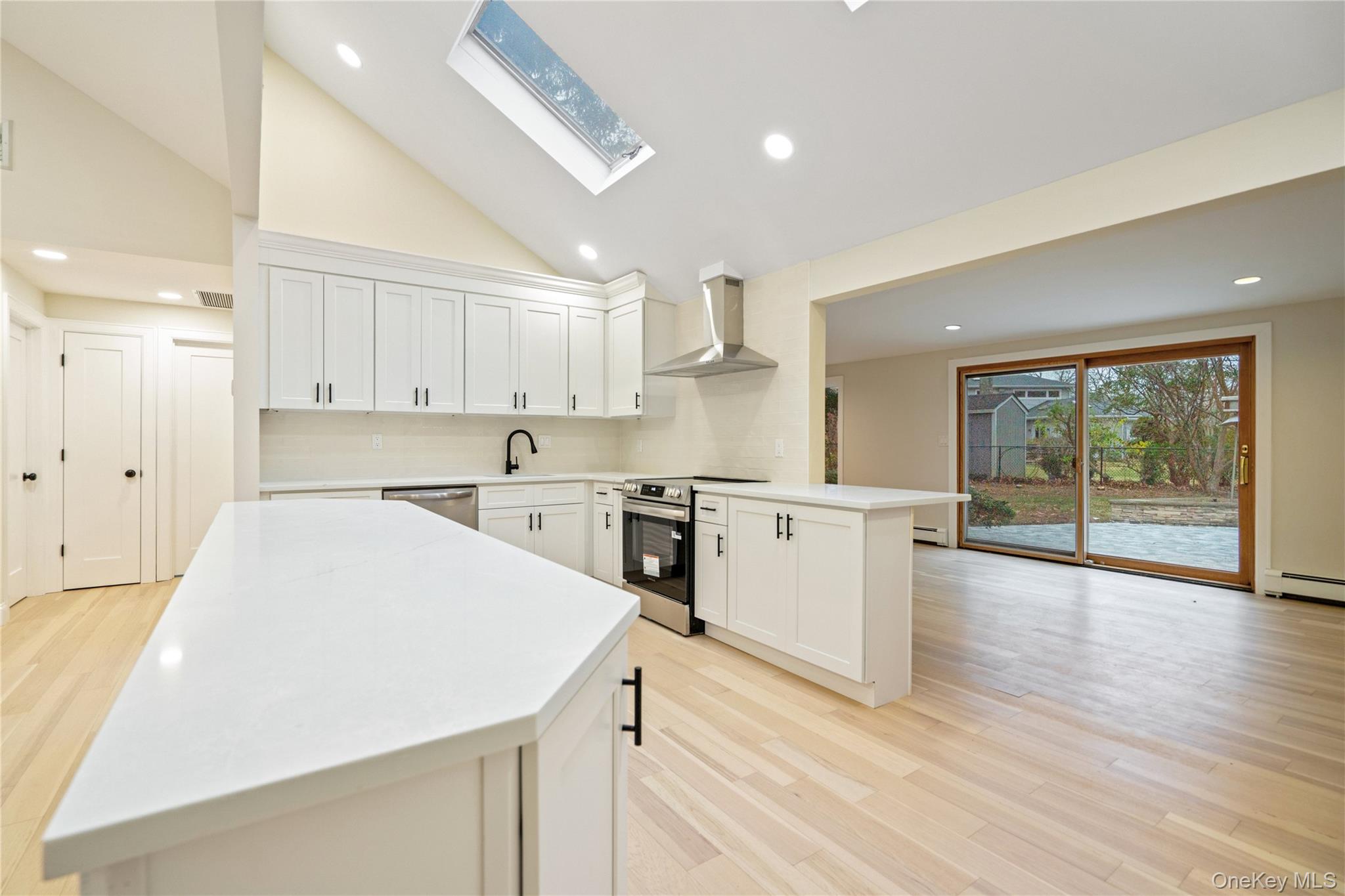 #12 photo, 1 Upper Lane, Centerport , NY 11721