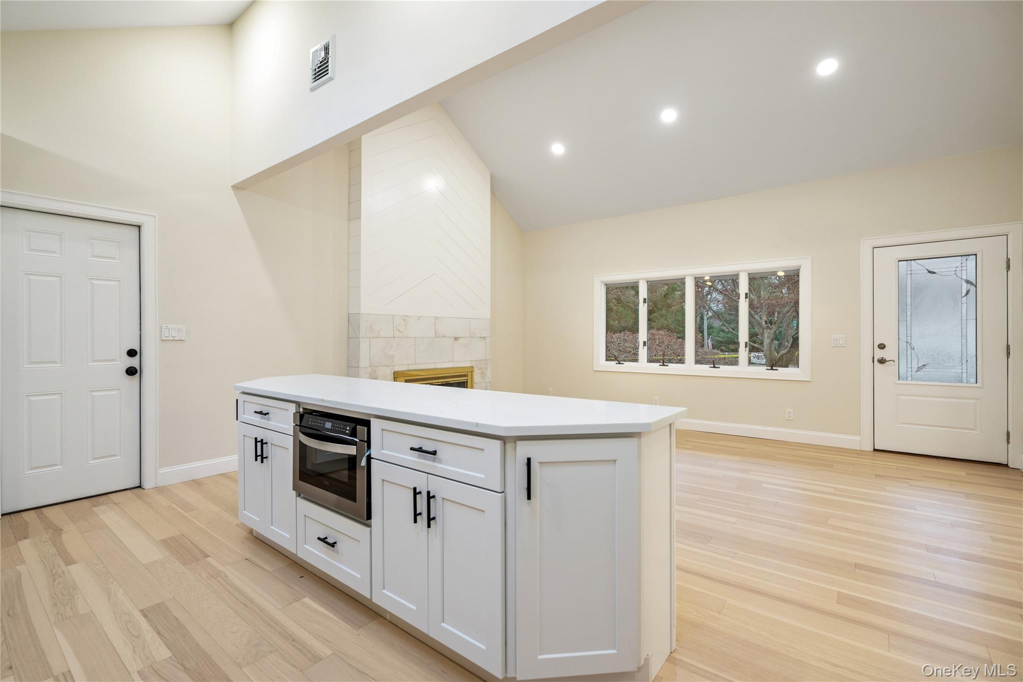 #14 photo, 1 Upper Lane, Centerport , NY 11721