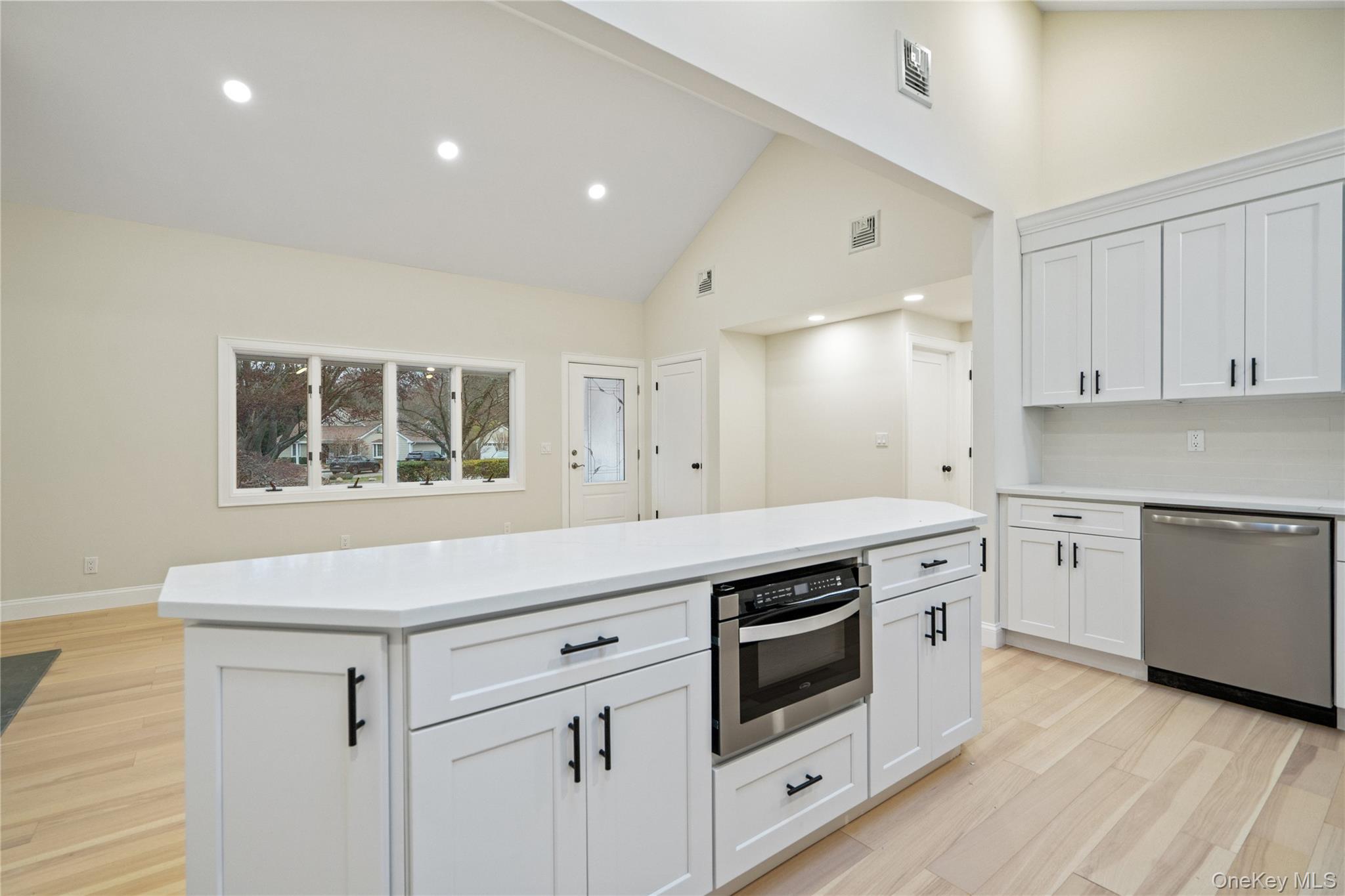 #15 photo, 1 Upper Lane, Centerport , NY 11721